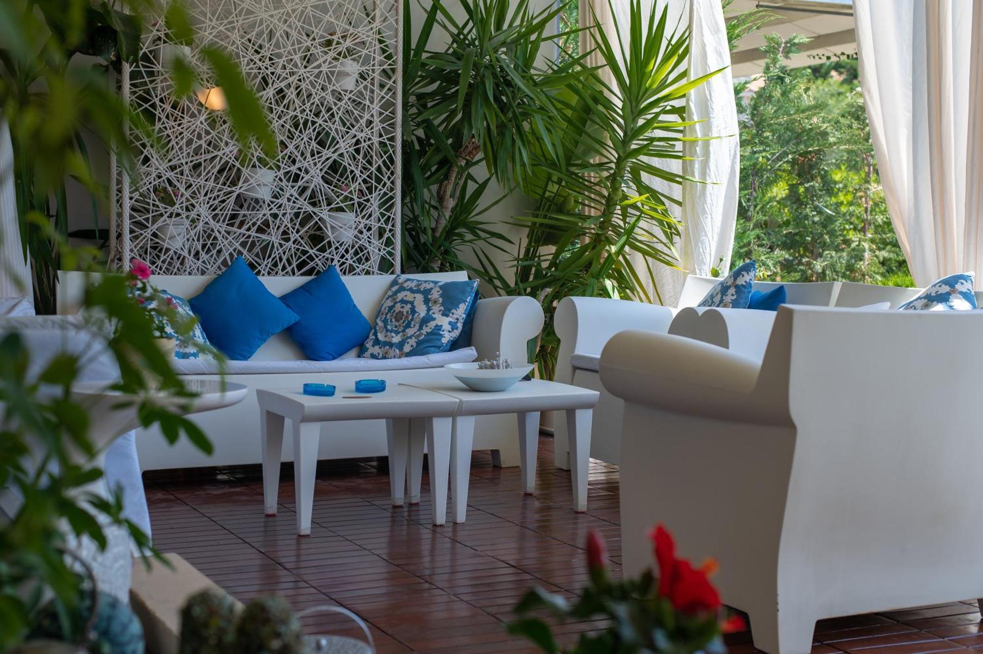 Efi Villa *