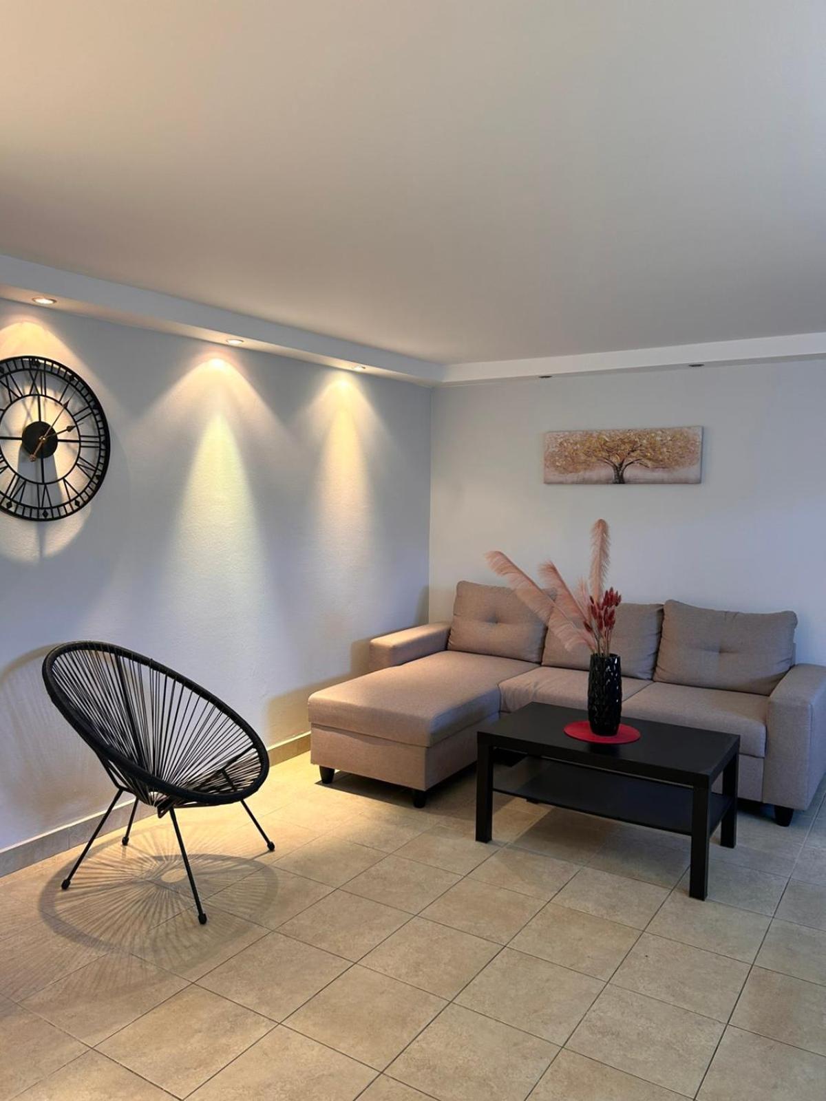 Ismini Basement Retreat Apartment