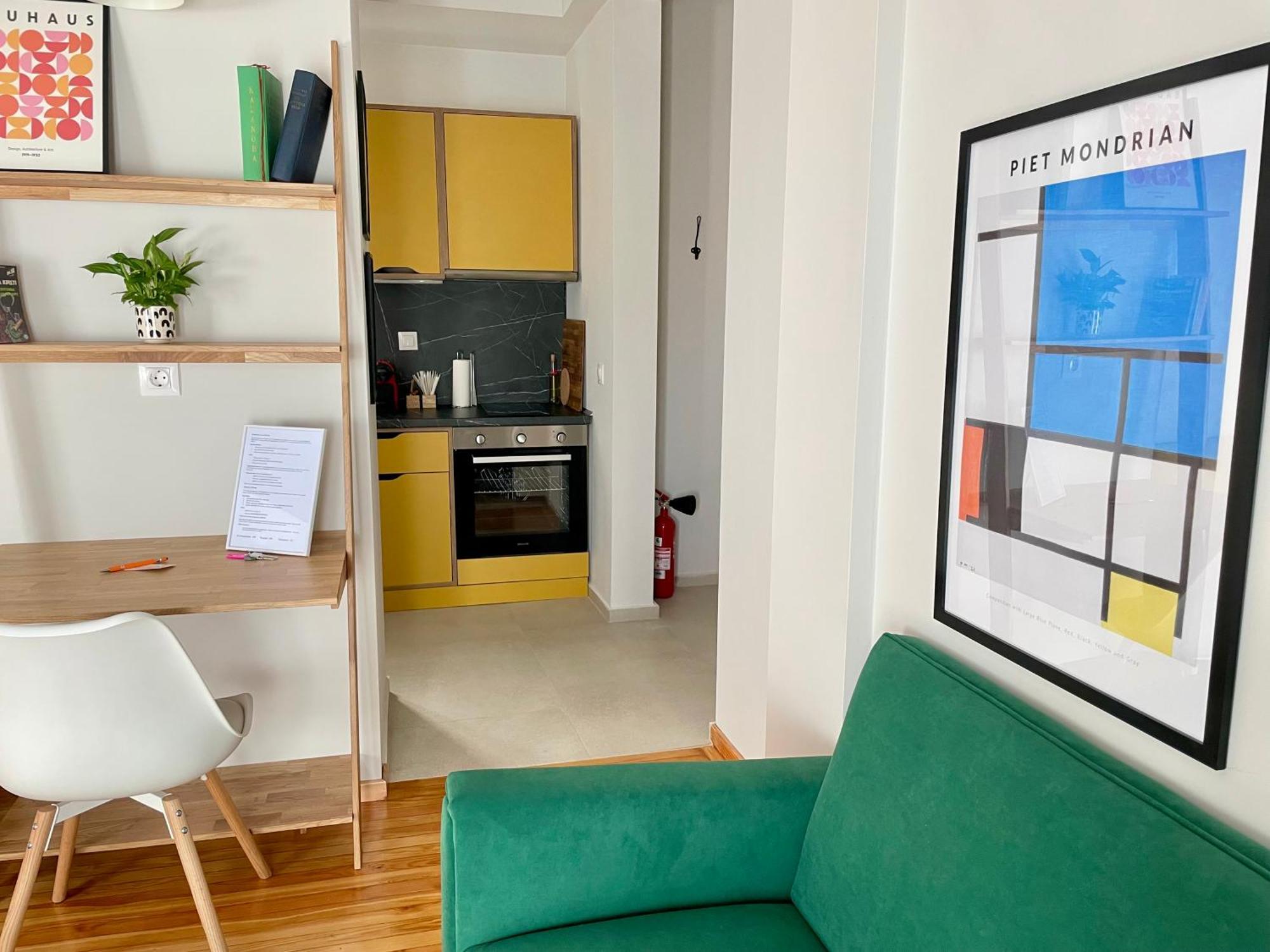 19 Living * Komotini