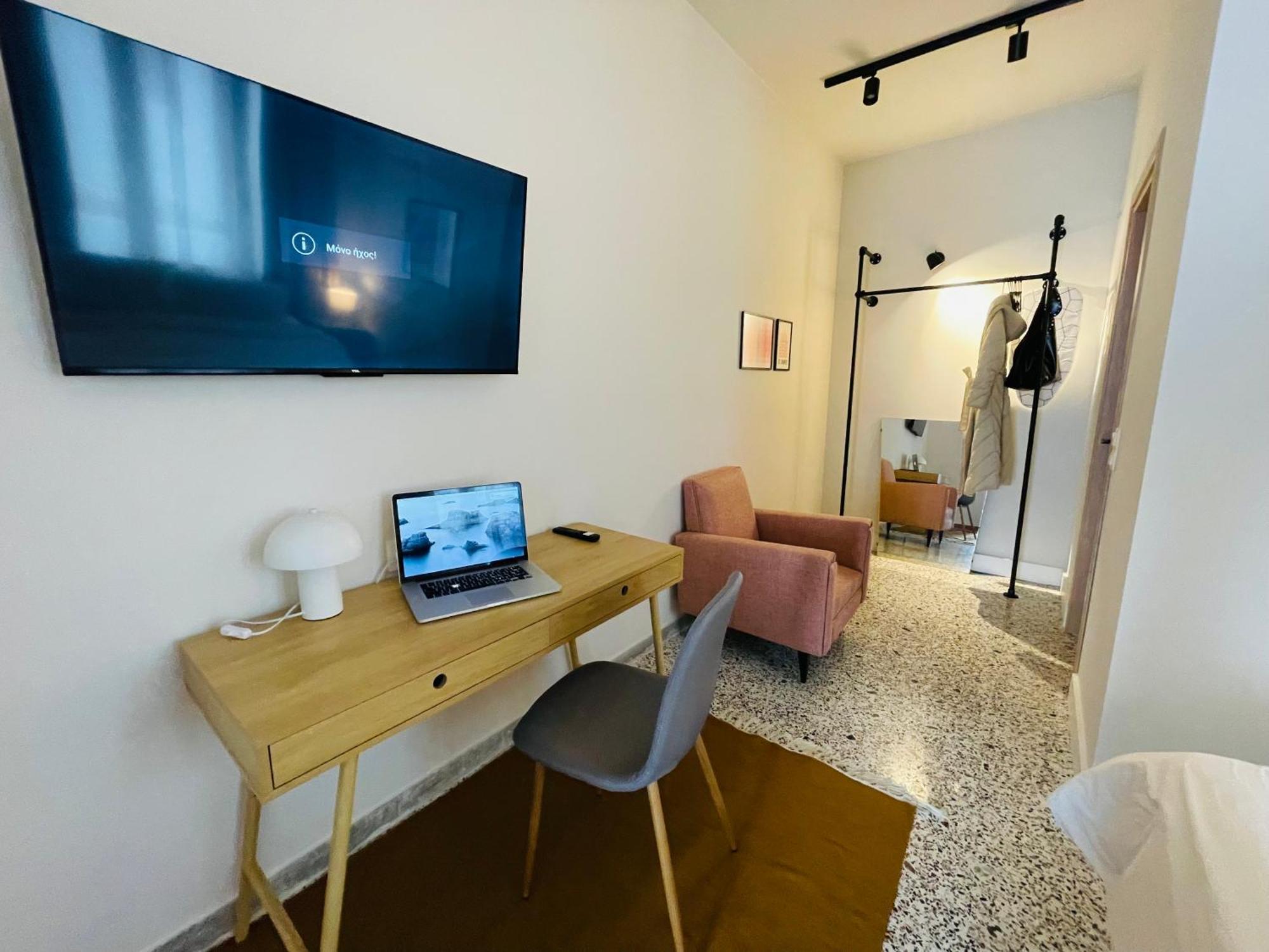 19 Living Apartment *