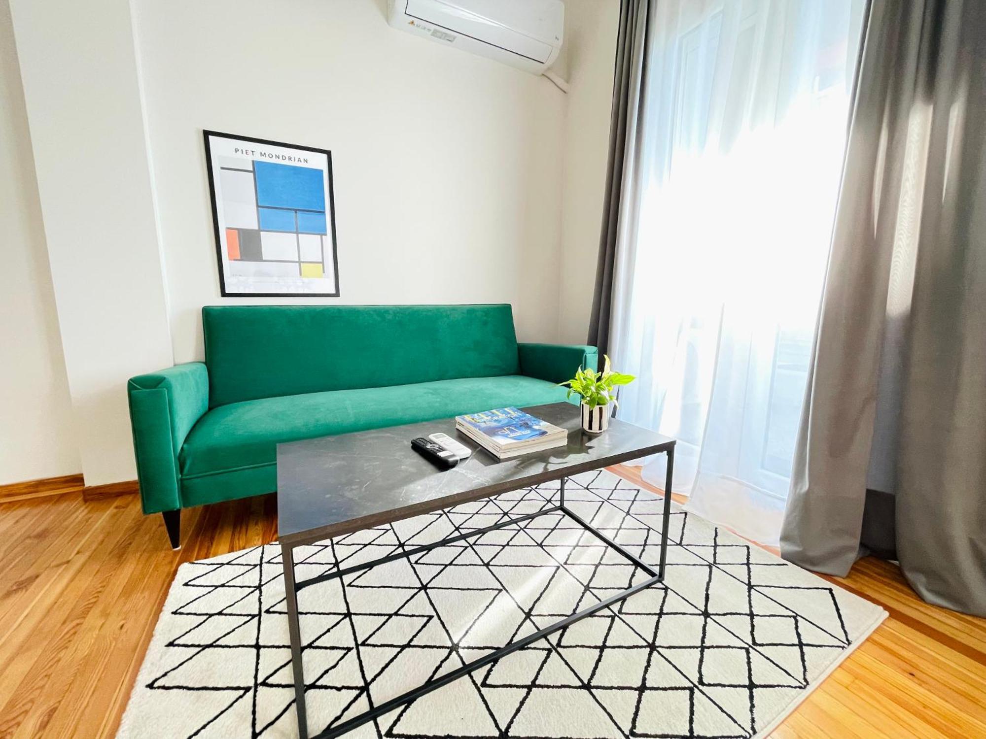 Apartment 19 Living