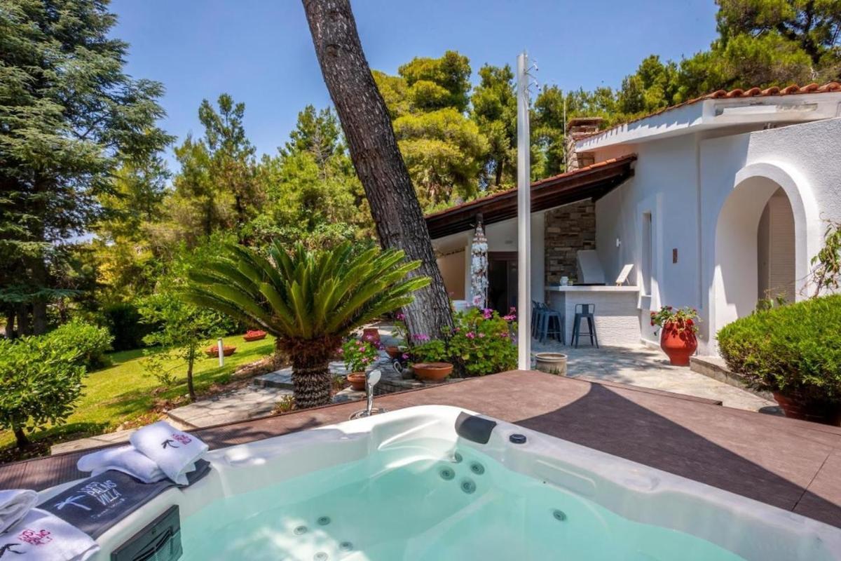 Palms Jacuzzi And Pool
