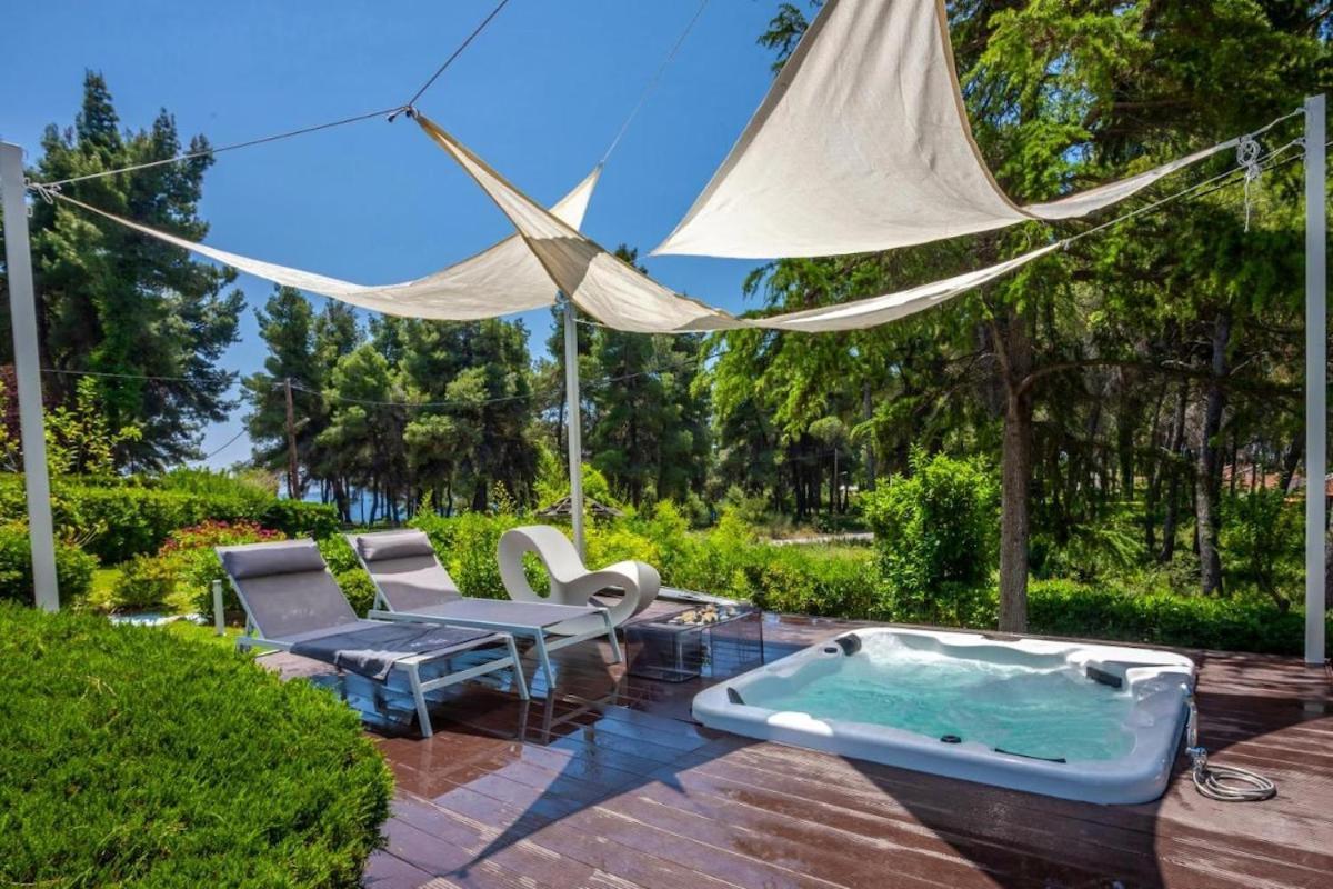 Villa Palms Jacuzzi And Pool