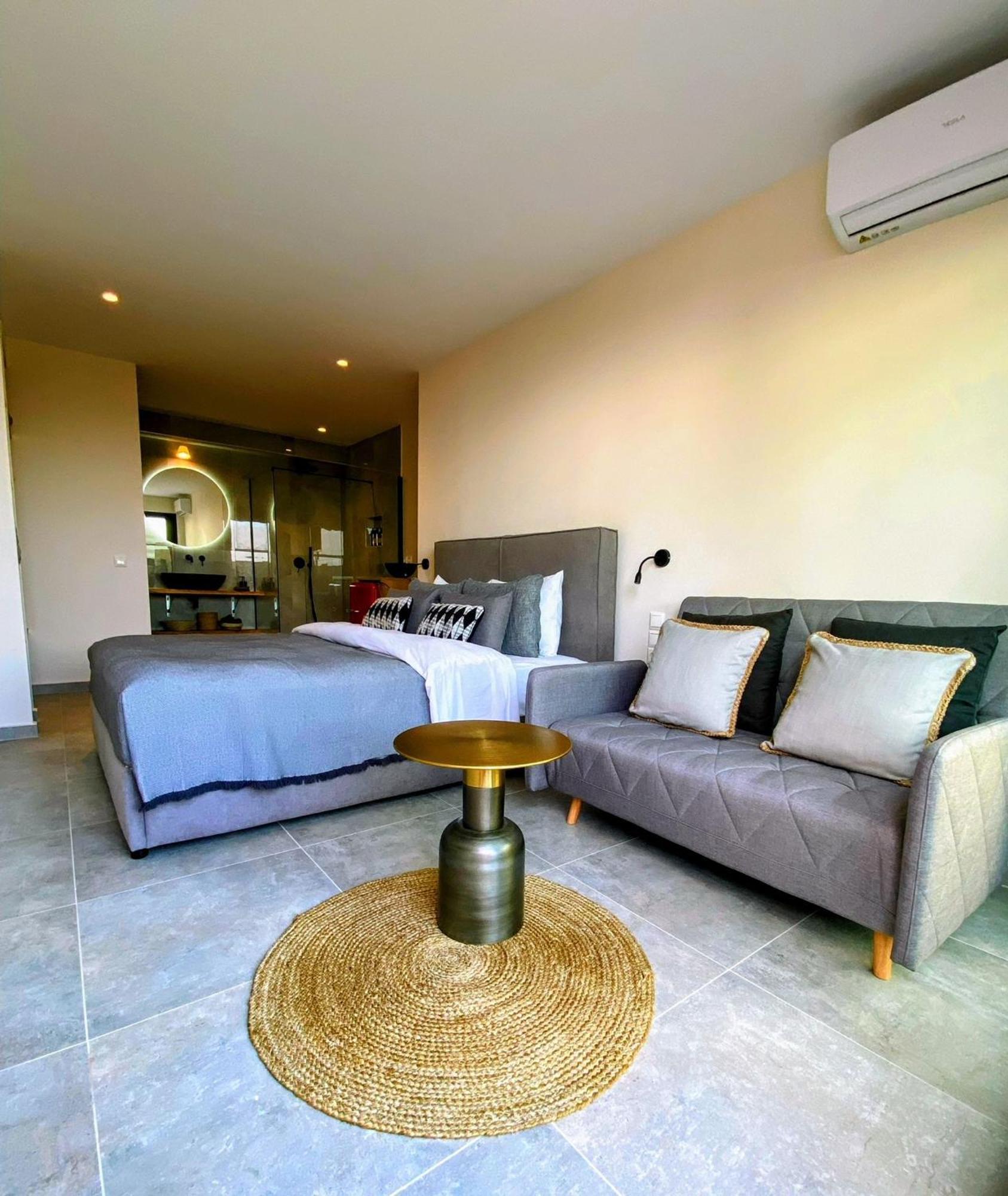 Guest house In - Luxury With A Queens Double Bed Stunning Sea Vews And Private Jacuzzi *