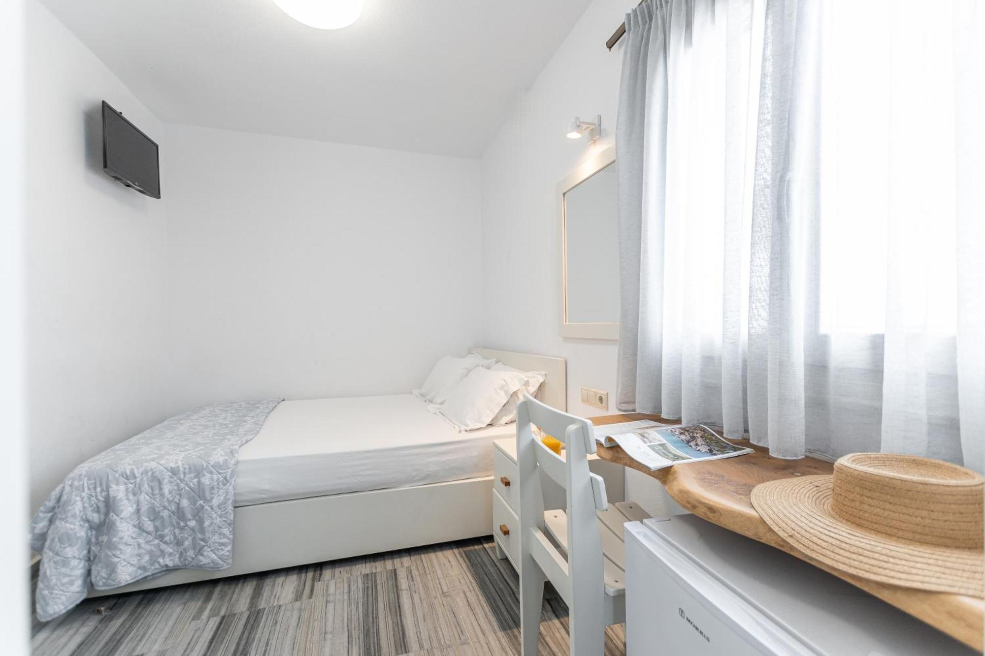 Azur Playa Naxos Hotel *