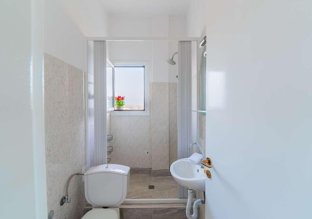 Amazing View At Filopappou Hill In Koukaki! Apartment Athens