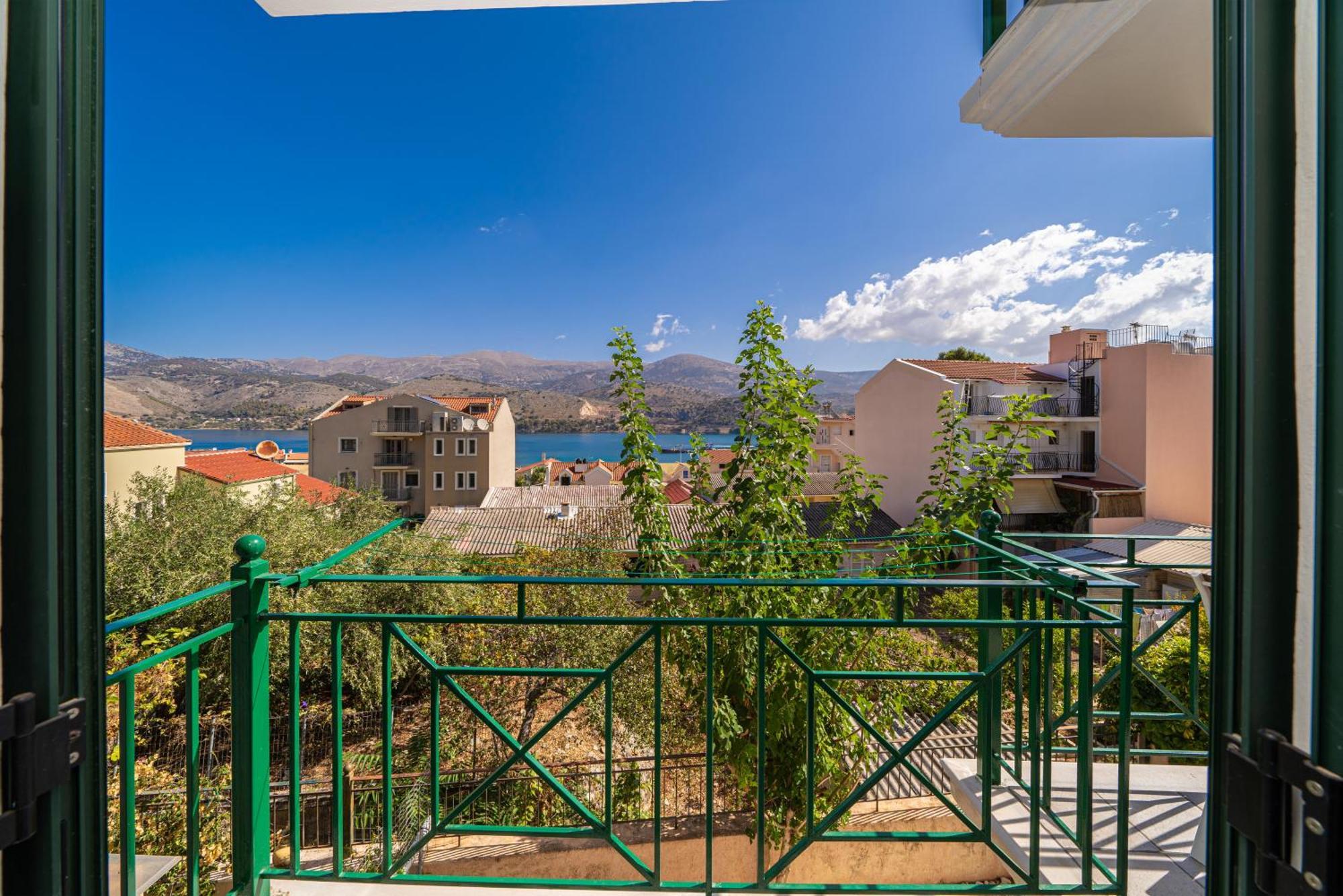 R-ammos Family Apartment