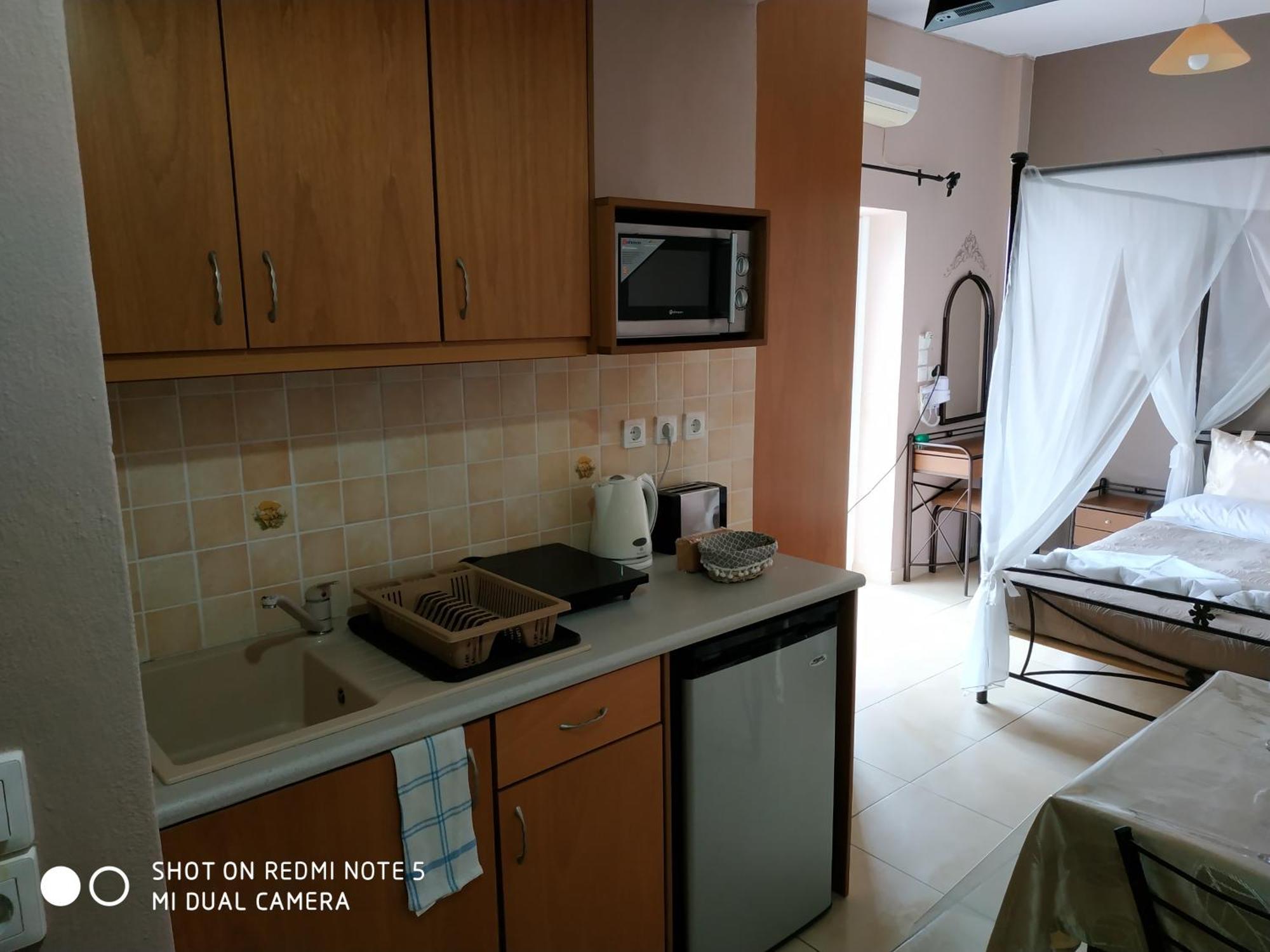 Savvas Aparthotel 2*