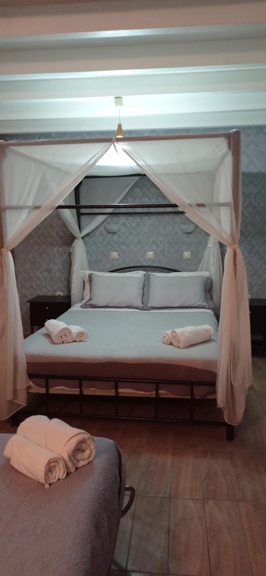 Savvas Aparthotel 2*