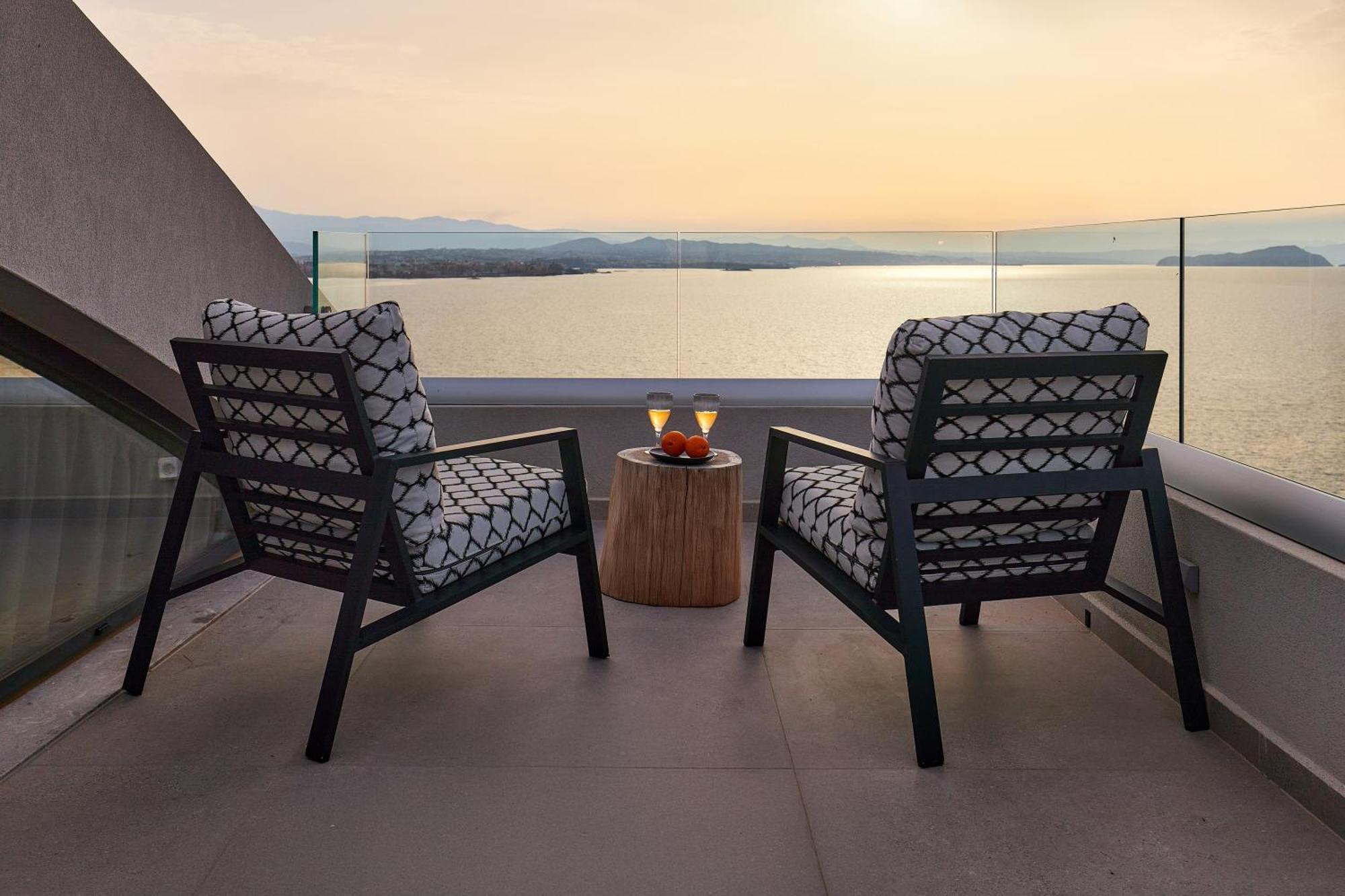 Apartment Pachnes Luxury - Heated Pool, Sea View Kounoupidhiana