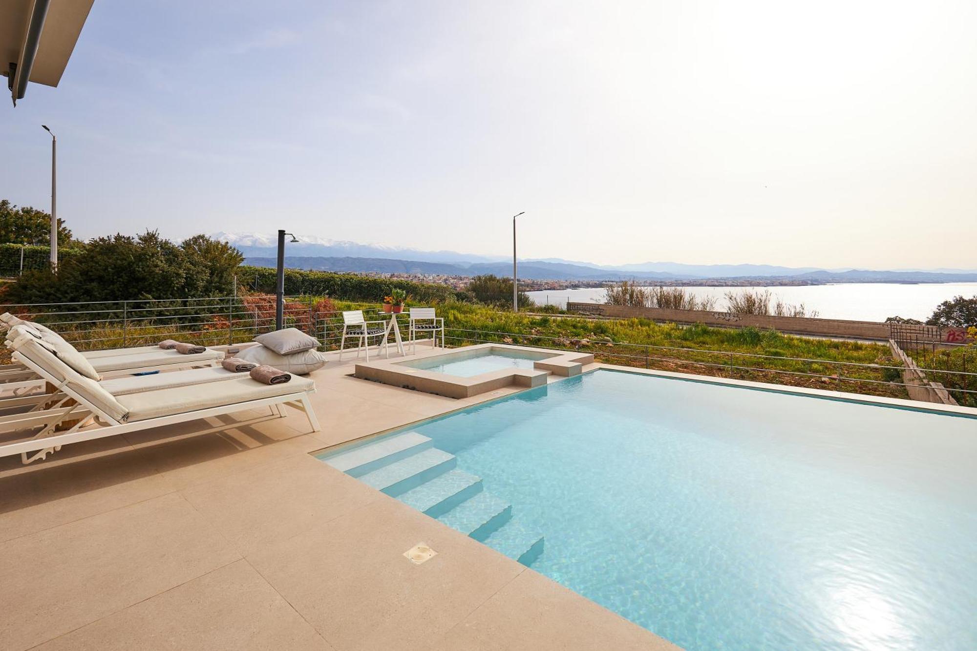 Pachnes Luxury - Heated Pool, Sea View Apartment