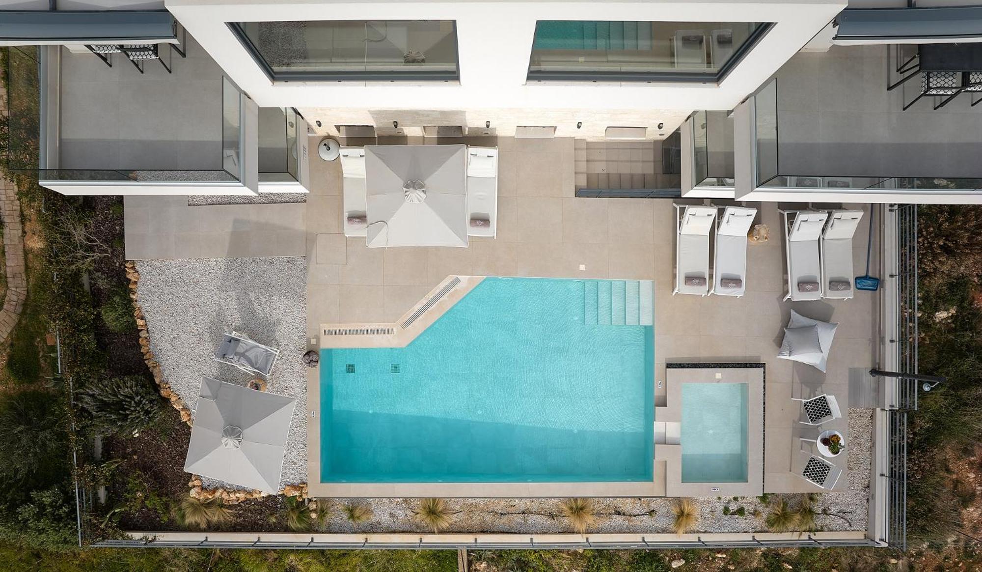 Apartment Pachnes Luxury - Heated Pool, Sea View