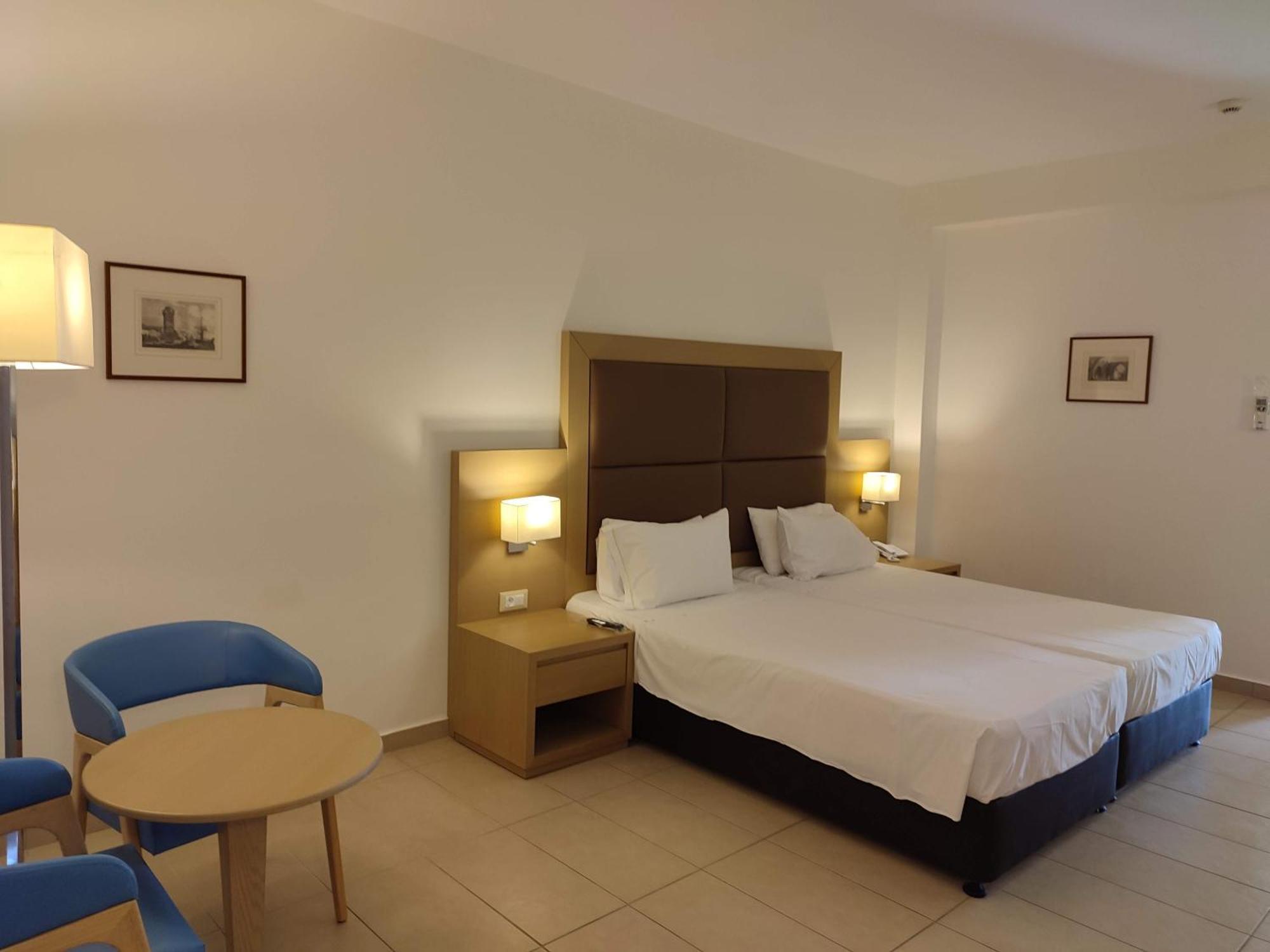 Asterias Hotel 5*