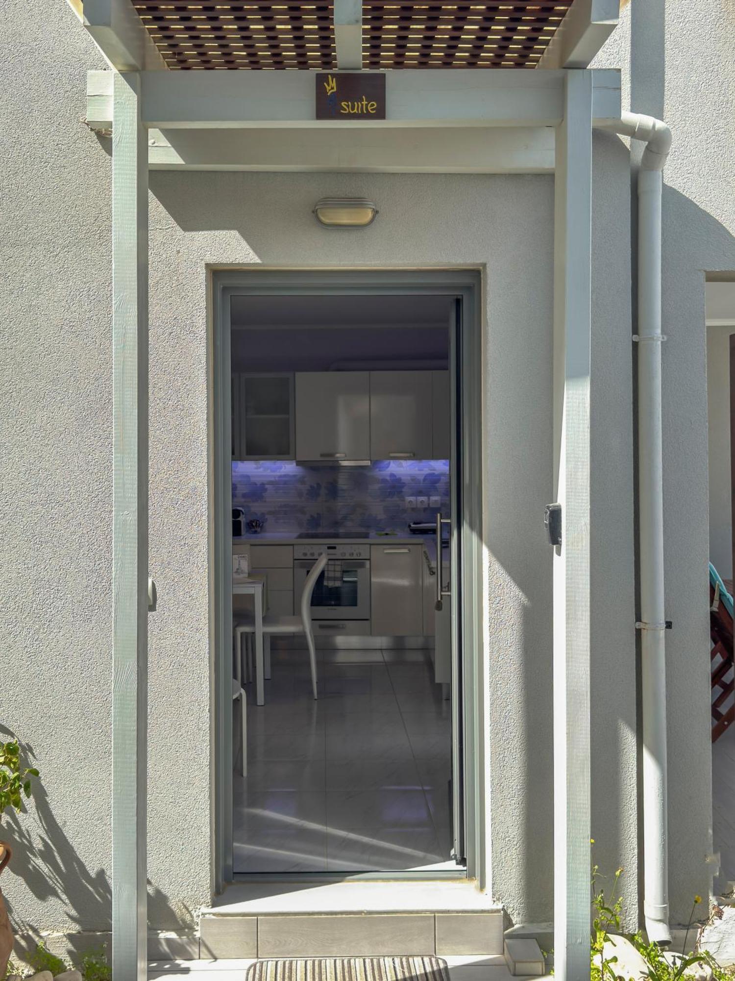 Apartment Alisahni & Kato Daratso