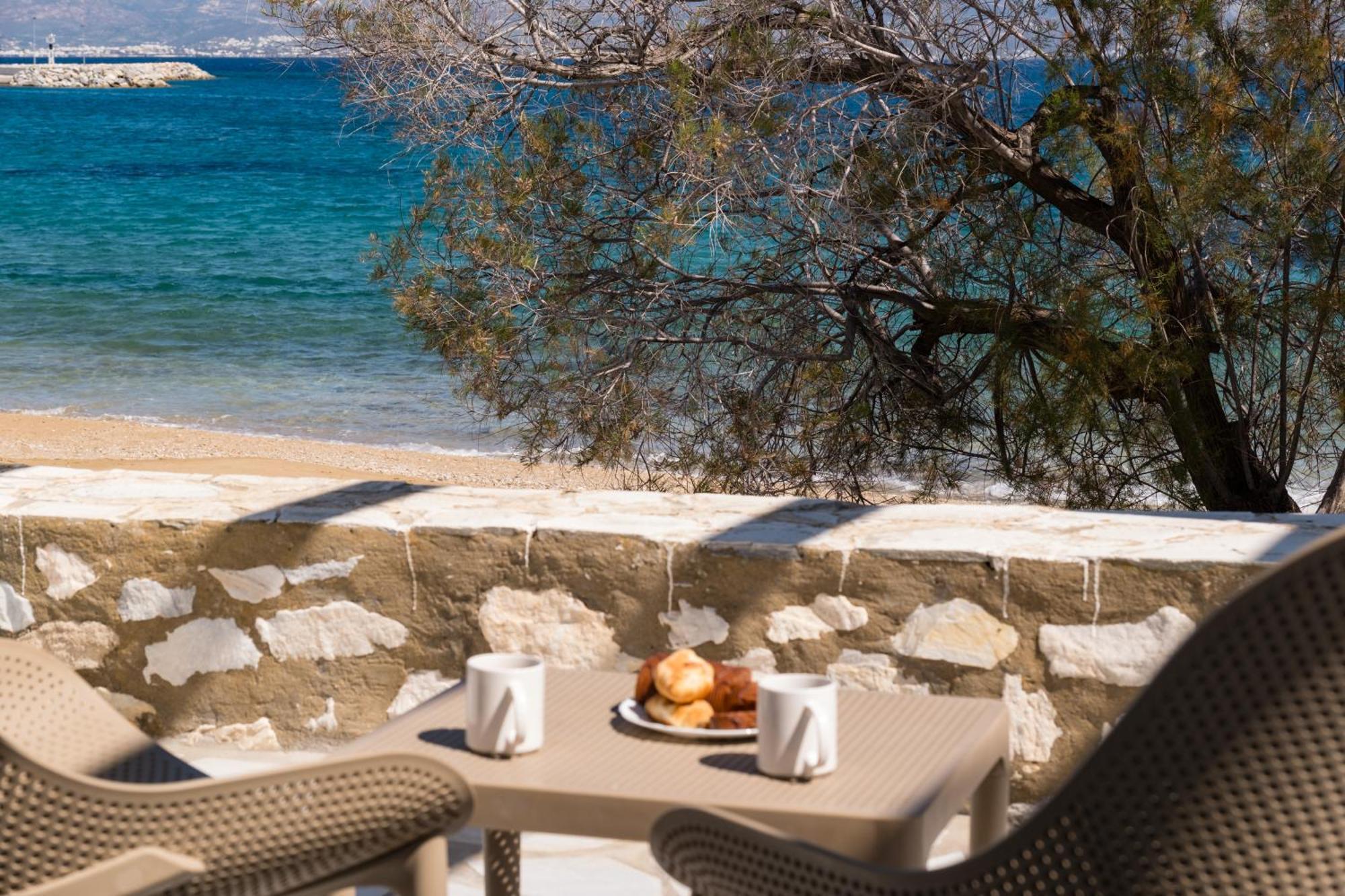 Afroditi * Parikia (Paros)