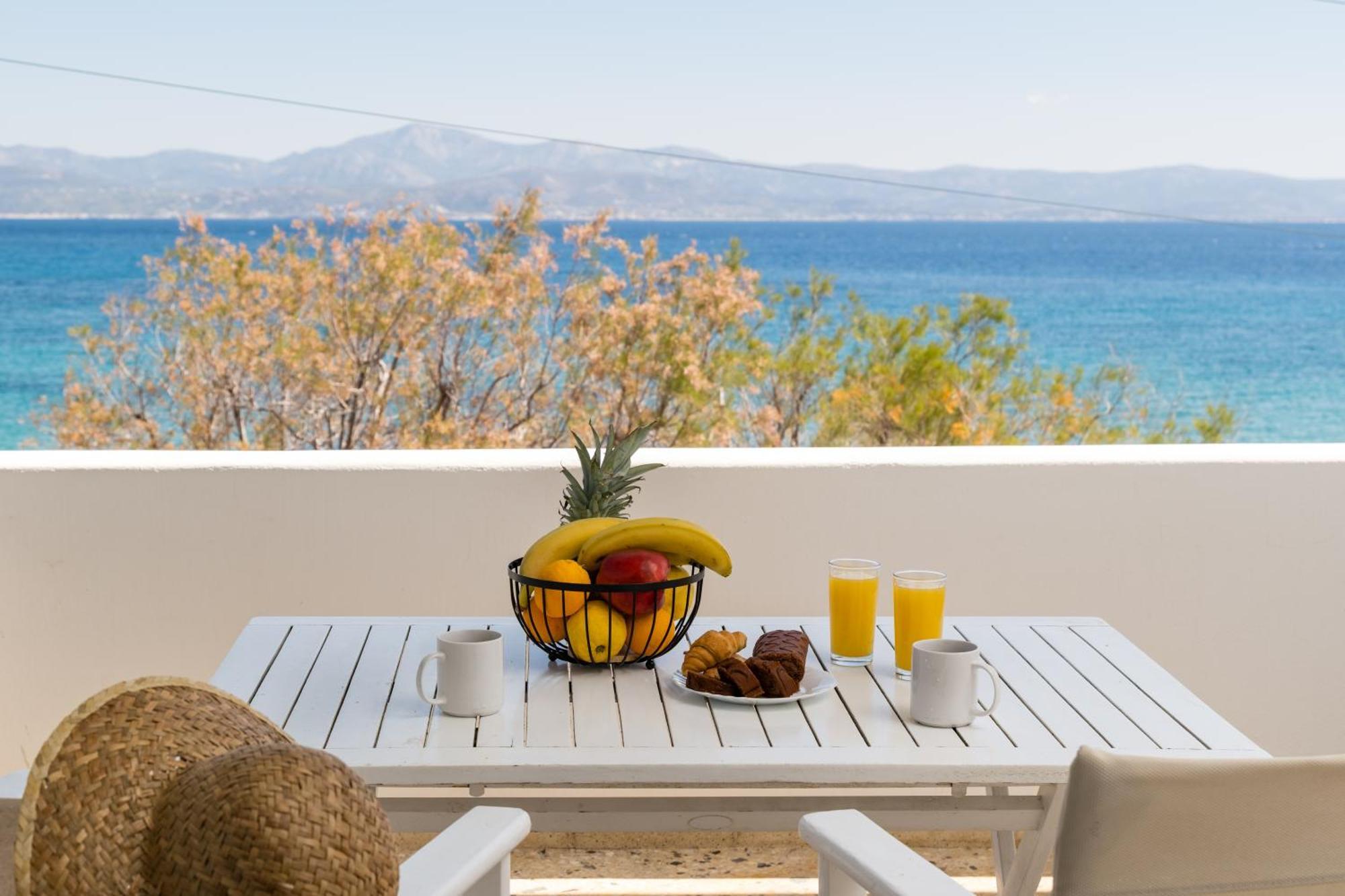 Afroditi * Parikia (Paros)