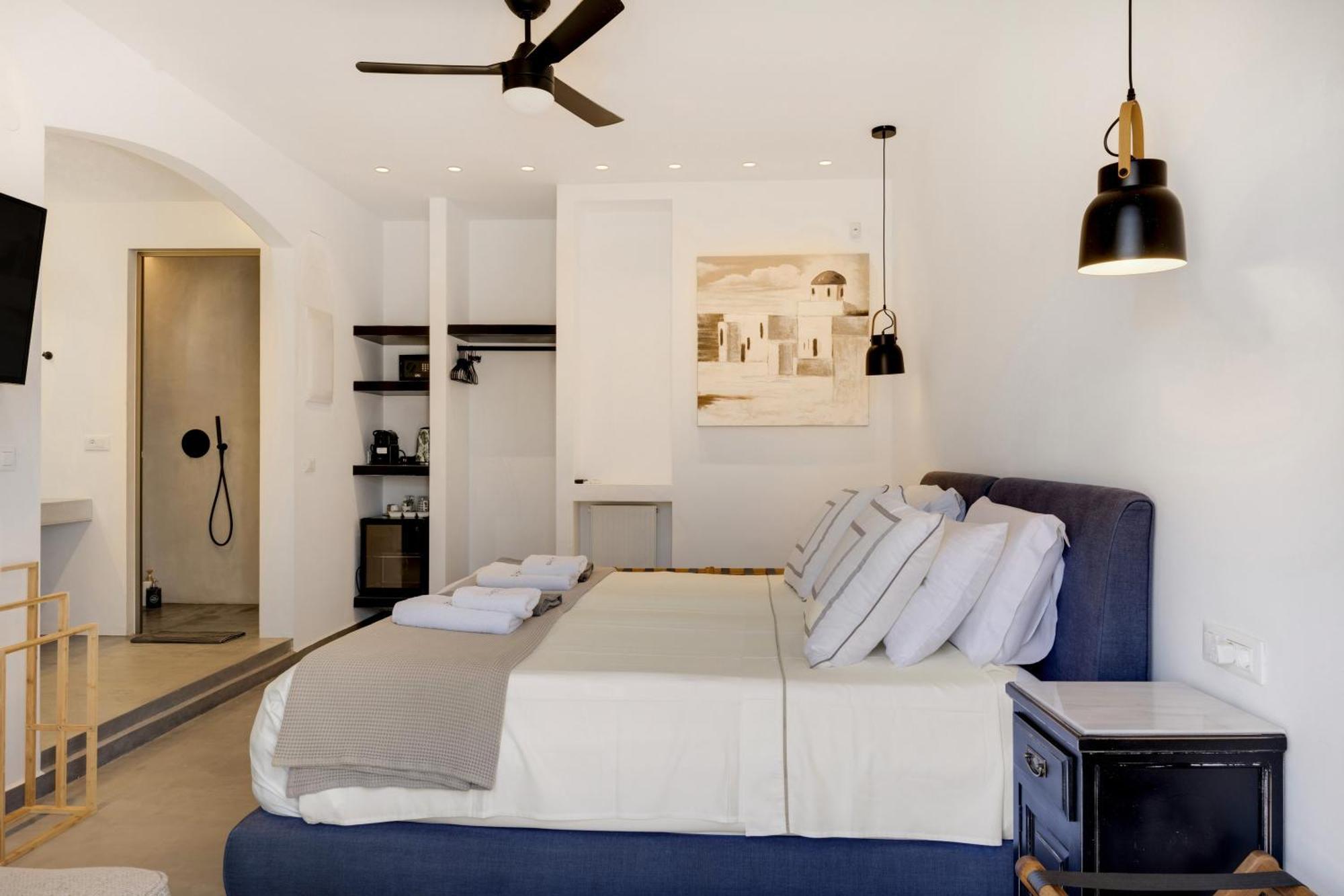 Blueros - Black Stone Guest house Megas Gialos - Nites
