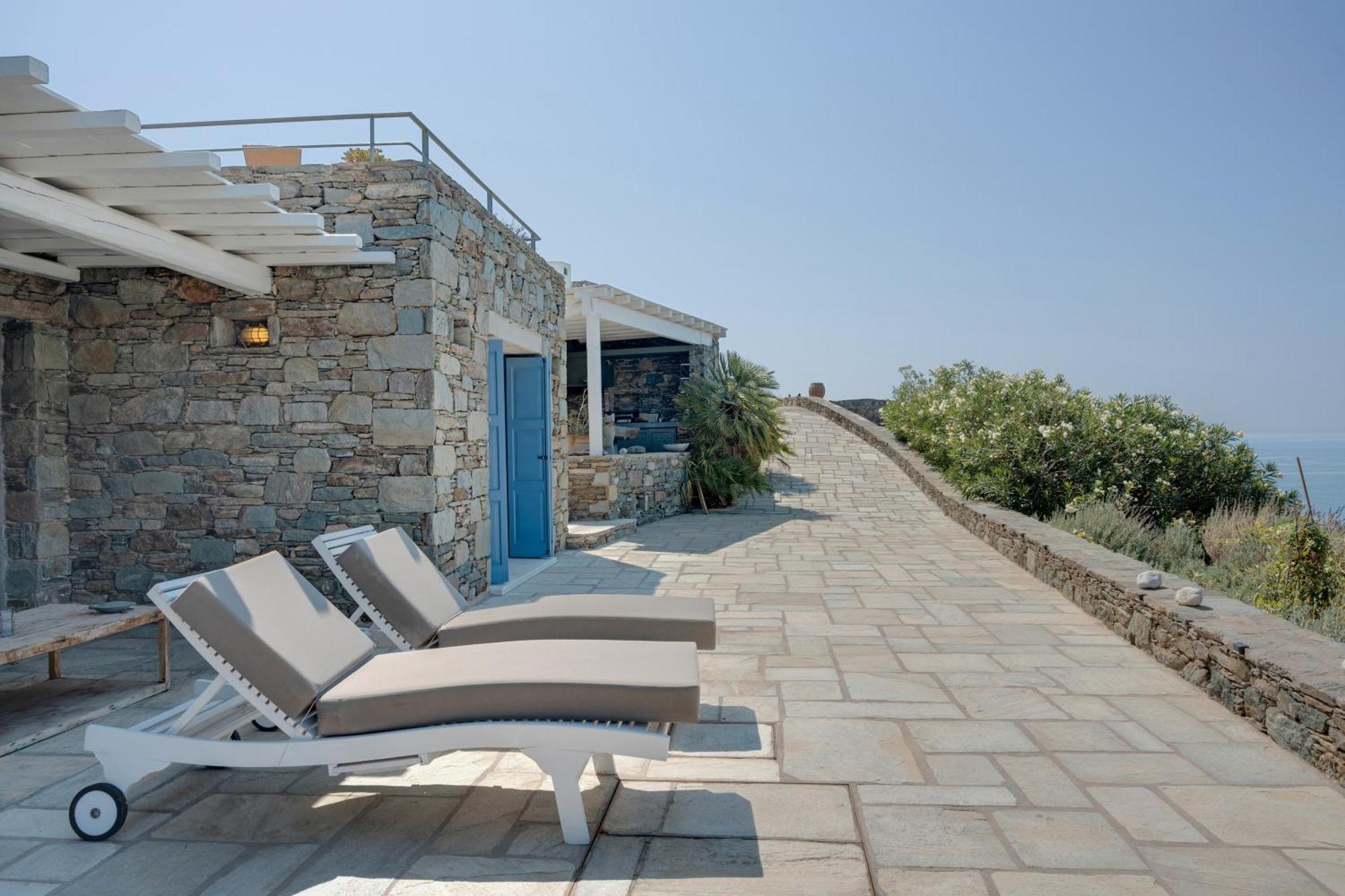 Guest house Blueros - Black Stone *