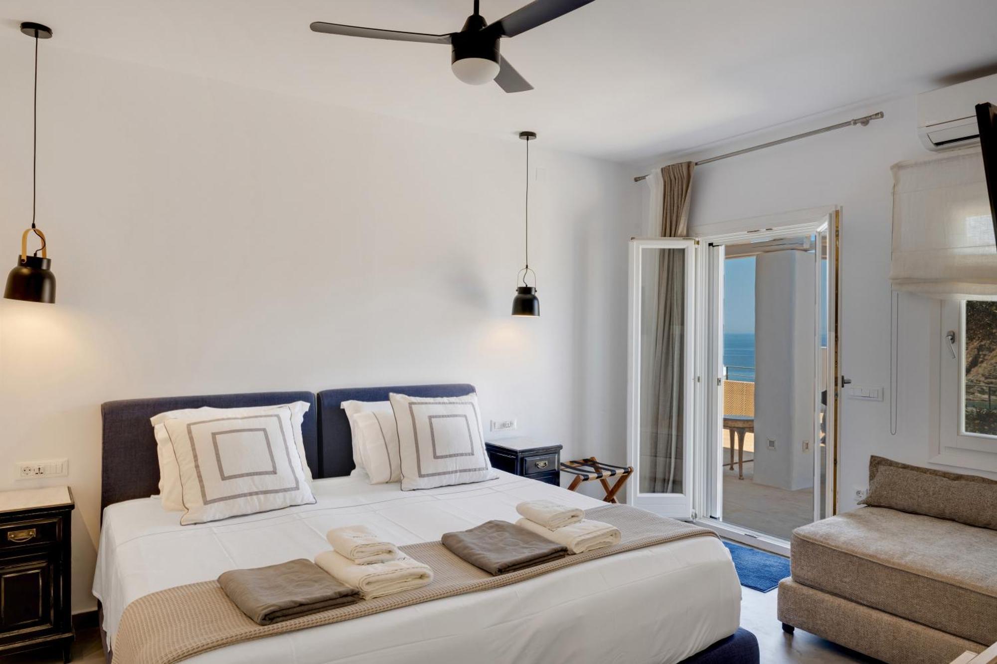 Guest house Blueros - Black Stone Megas Gialos - Nites