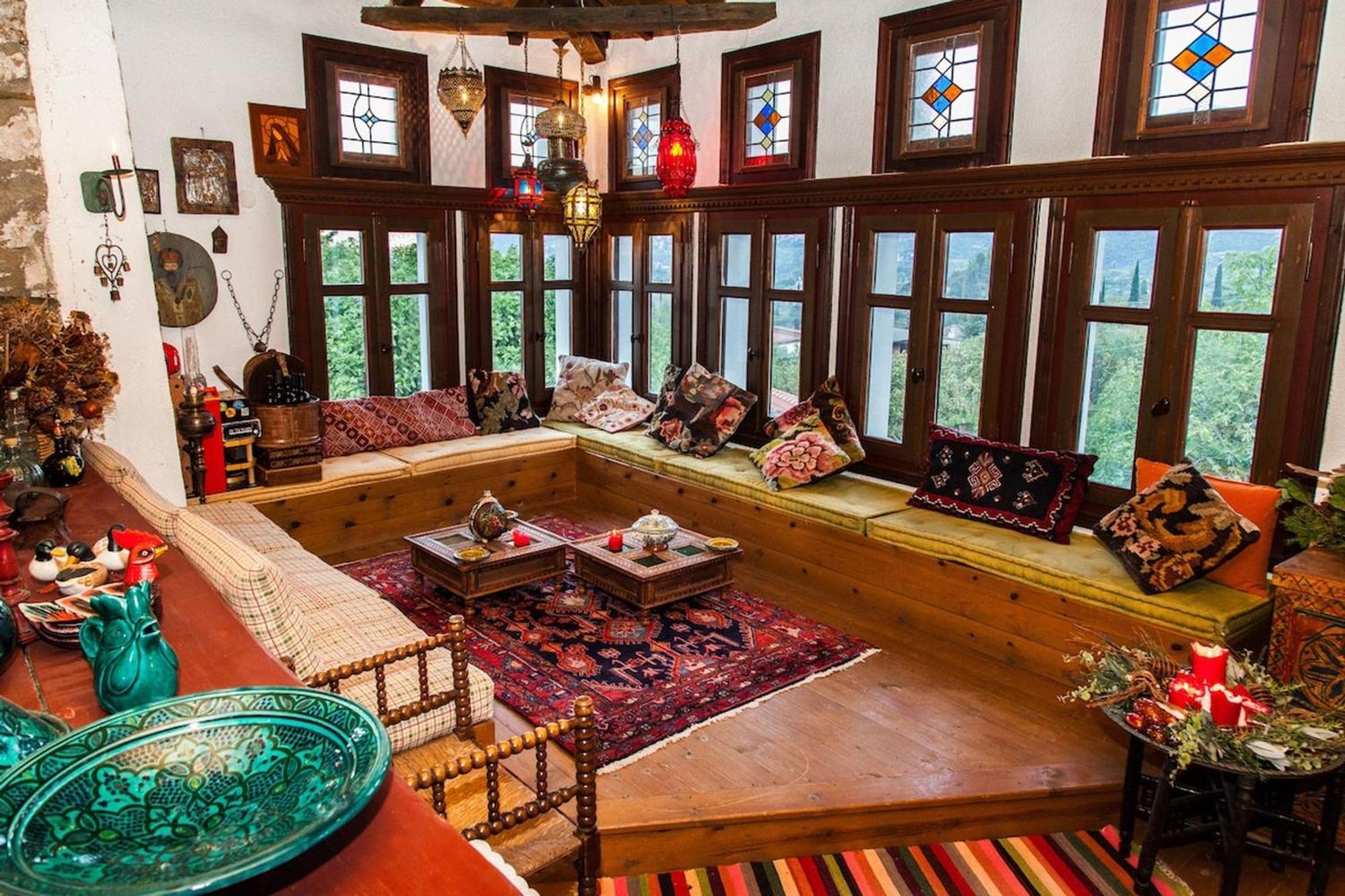 260m2 Unique Mountain House In Parnasos Holiday home Lilaia