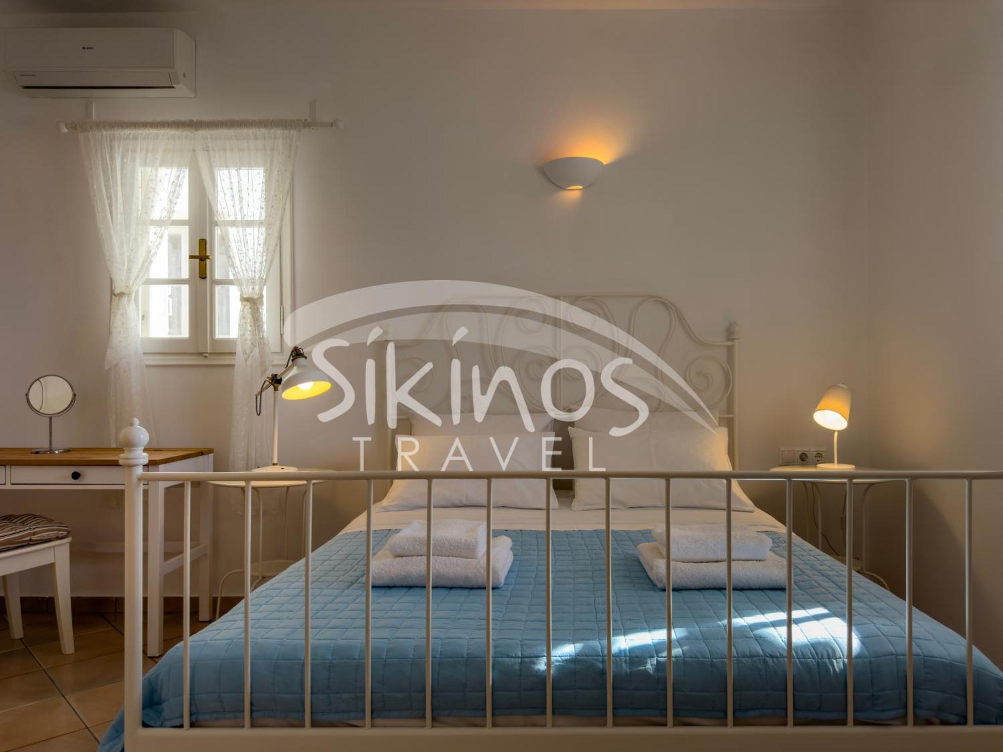 Beachfront Cycladic House Folegandros Town