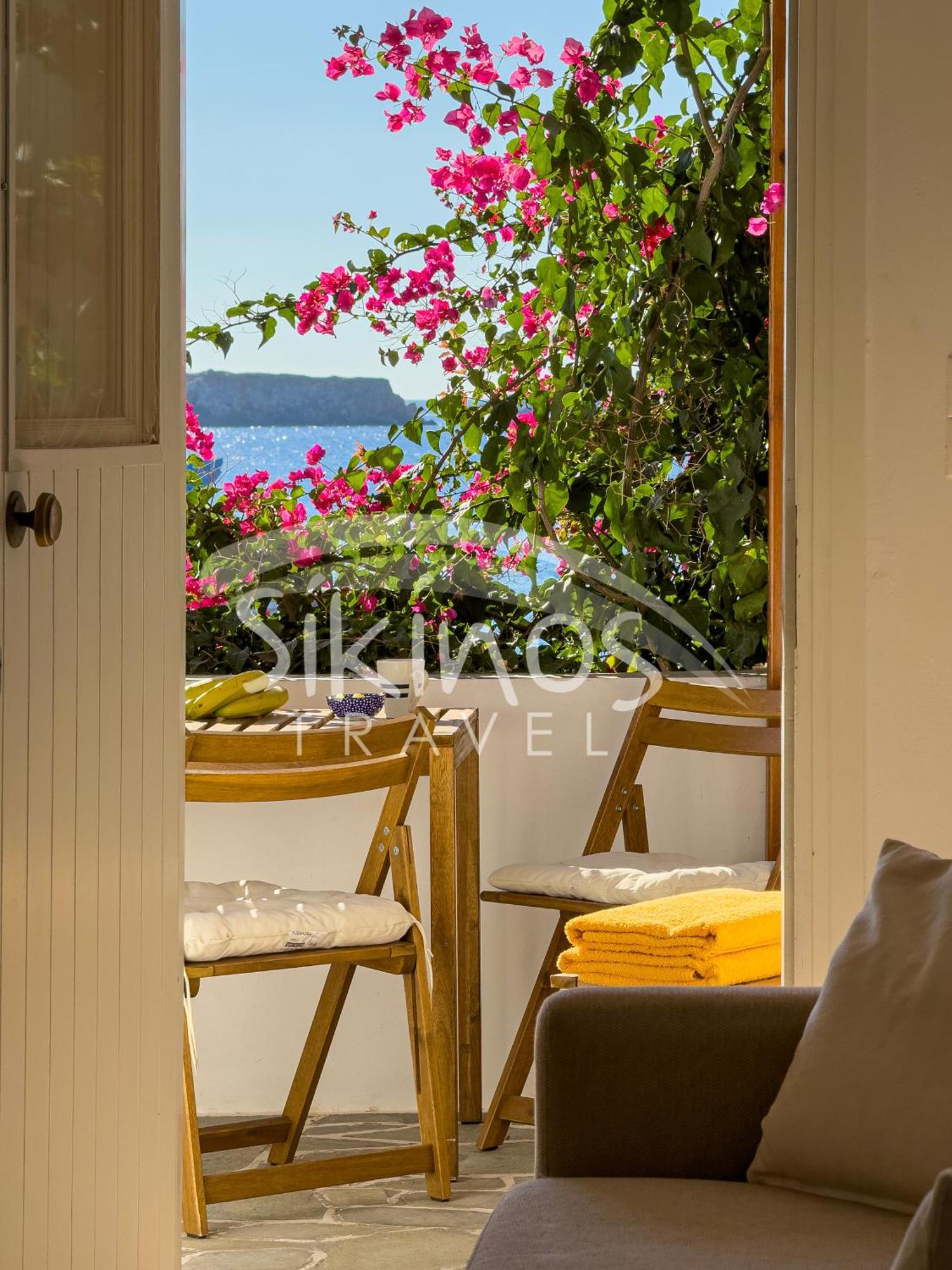 Beachfront Cycladic House Holiday home Folegandros Town