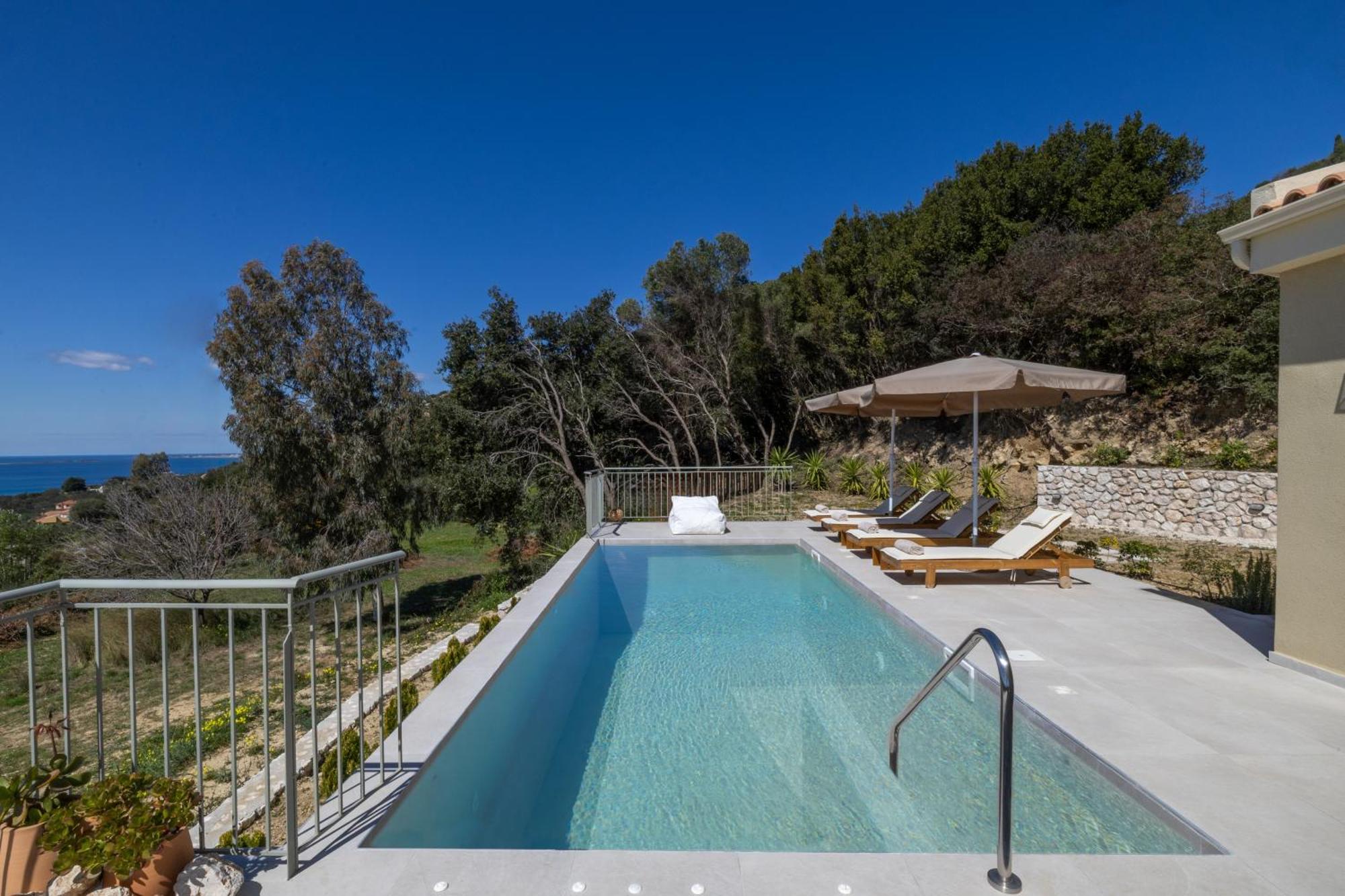 Artemis Seaview - Private Pool, Jacuzzi Luxury Special Offer Villa Svoronata