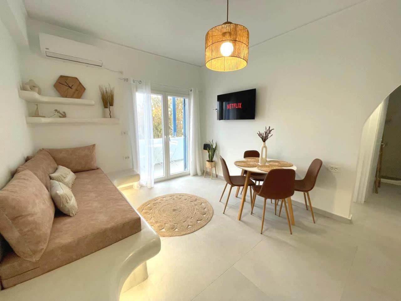 Apartment Mayema Cycladic House W Village And Black View Santorini Kamari (Santorini)