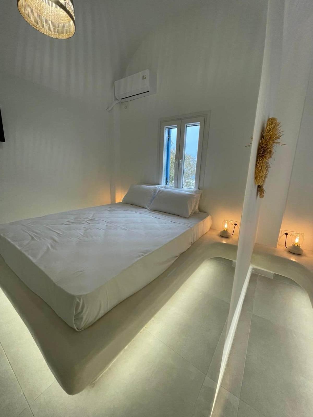 Apartment Mayema Cycladic House W Village And Black View Santorini *