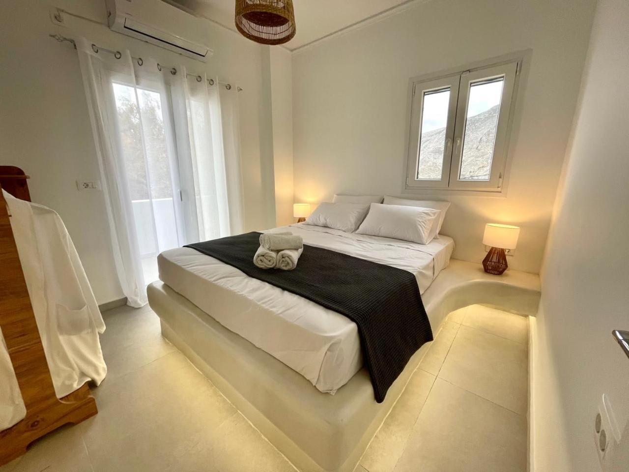Mayema Cycladic House W Village And Black View Santorini
