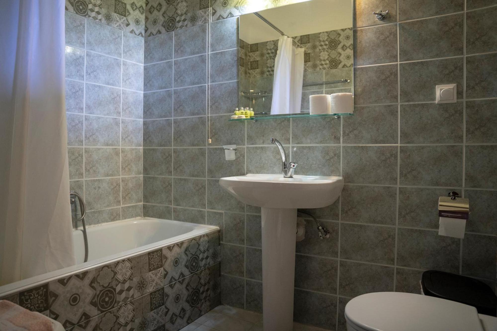 Pineas Guest house 3*