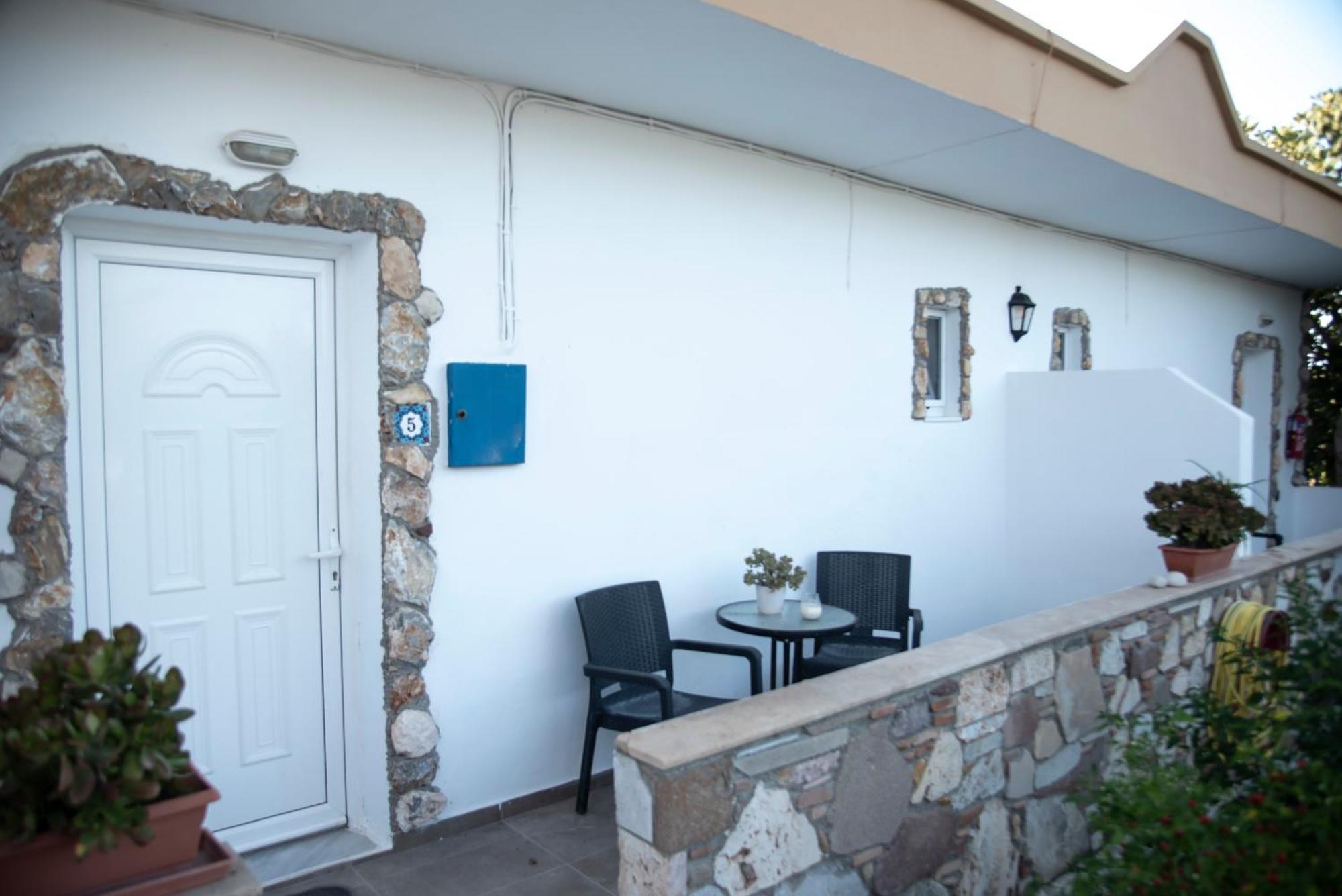 Guest house Nikos Studios