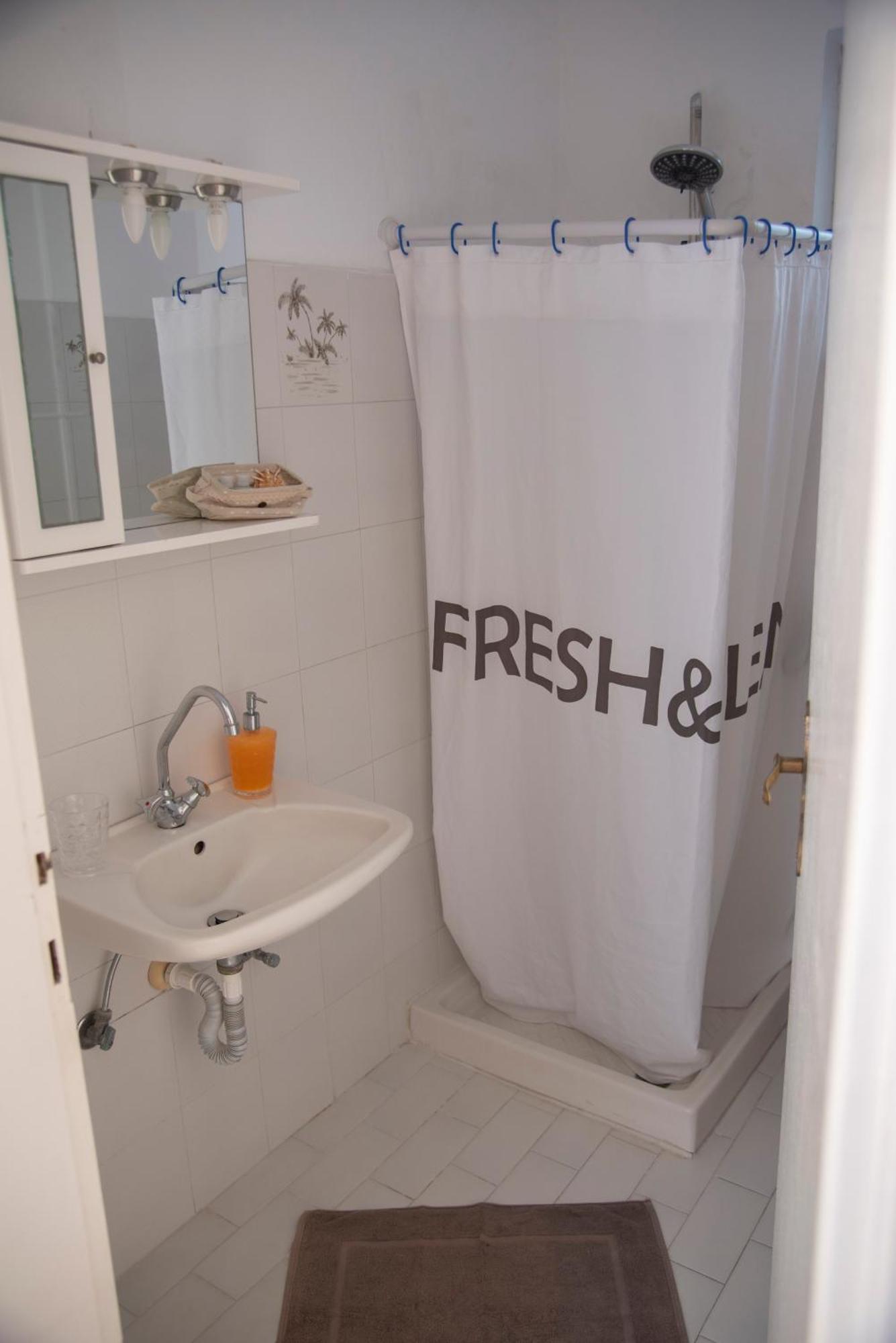 Nikos Studios Guest house *