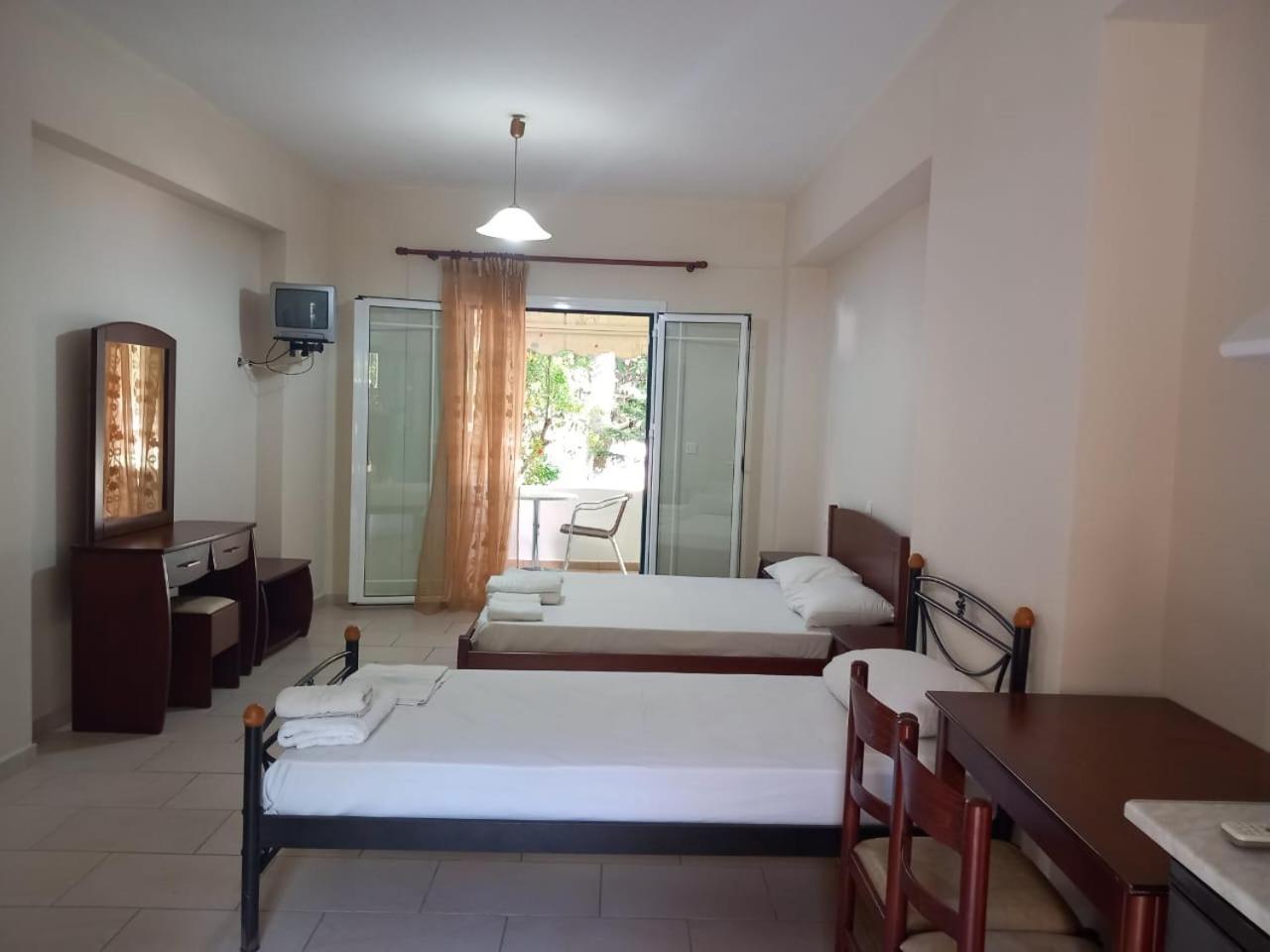 Lenia 2* Kalamitsi (Lefkada)