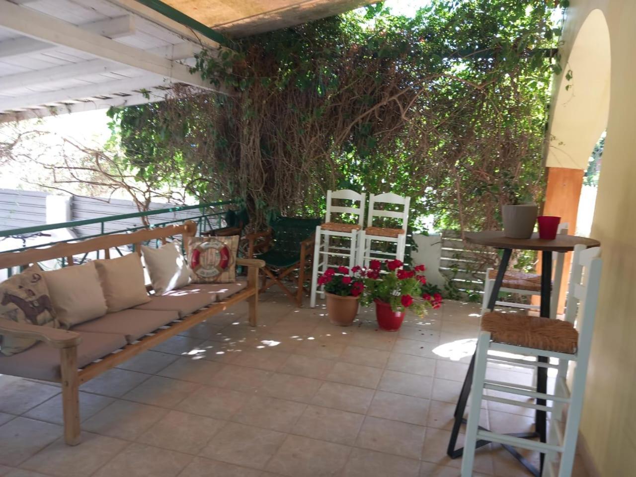 Lenia Kalamitsi (Lefkada)