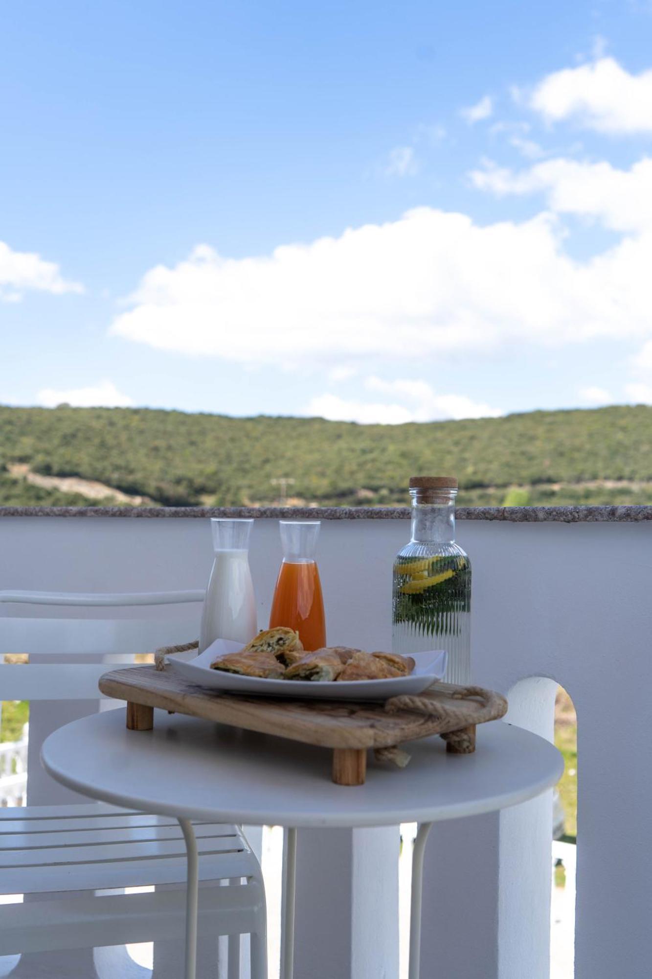 Alexandros Hotel