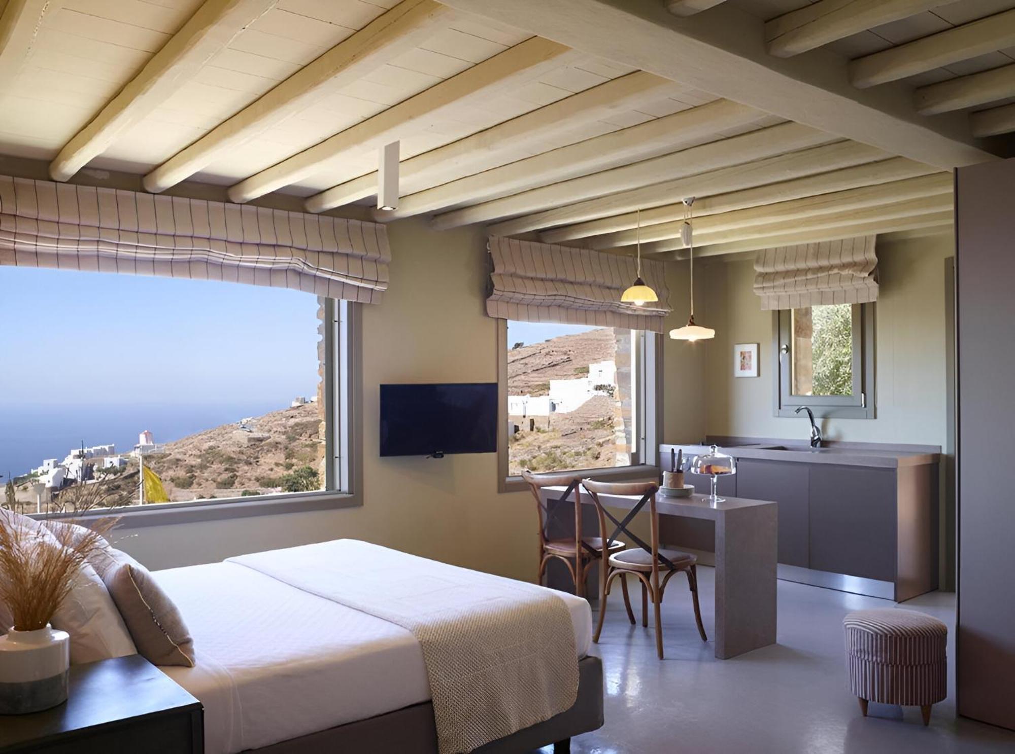 Hotel Aeolis 4*