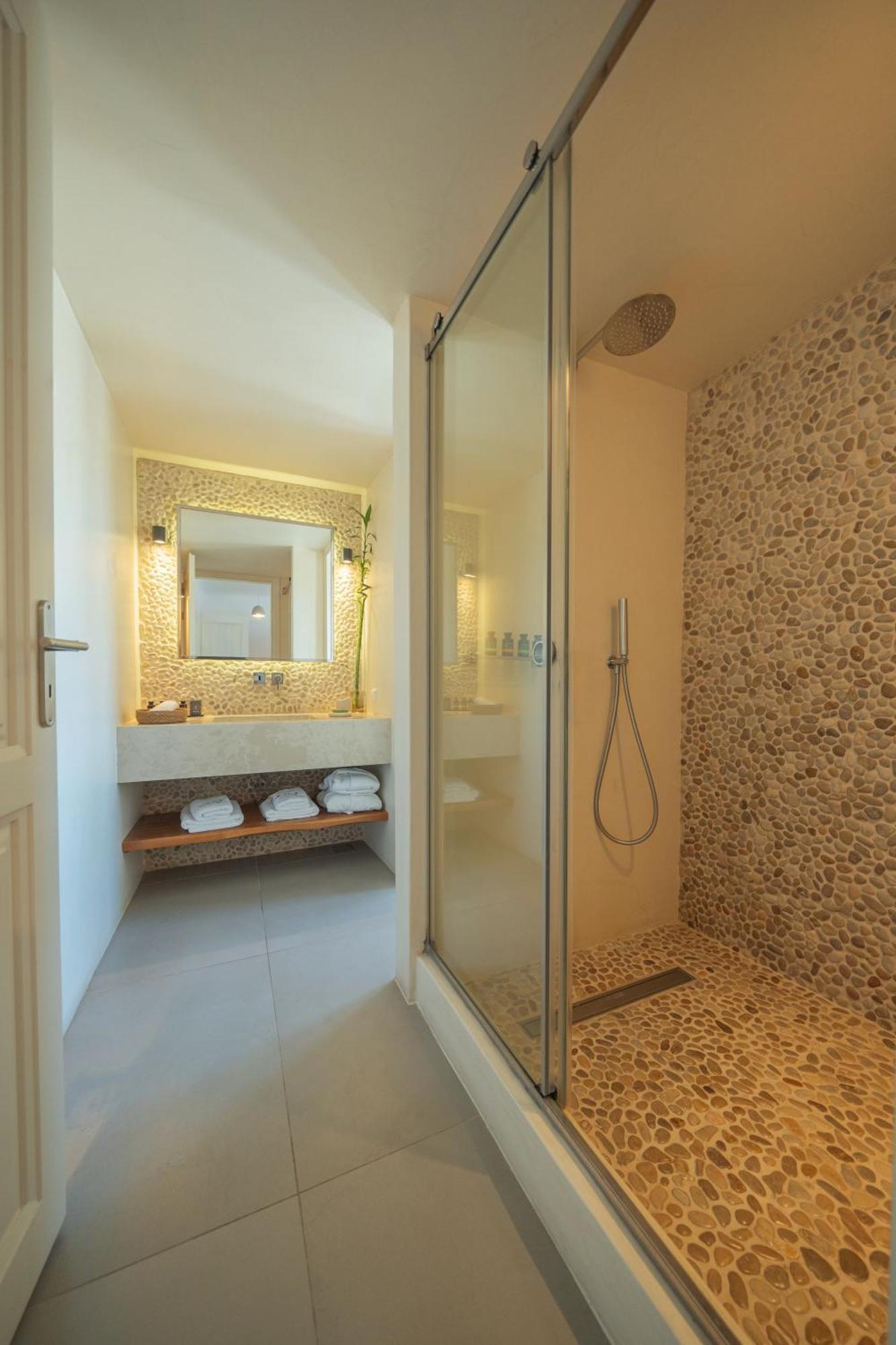 Villa White & Co Santorini Pyrgos Kallistis
