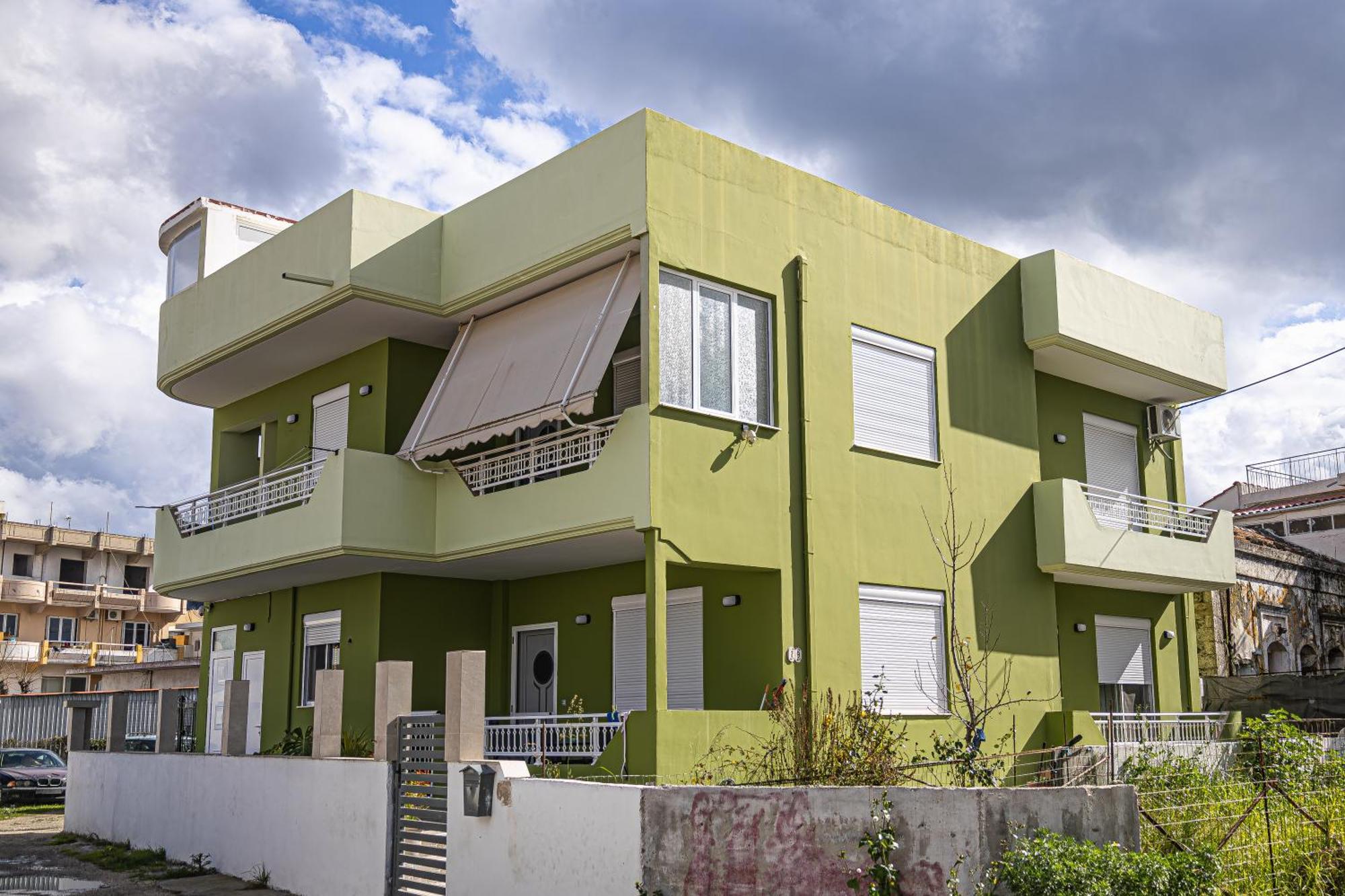 Tasos House *