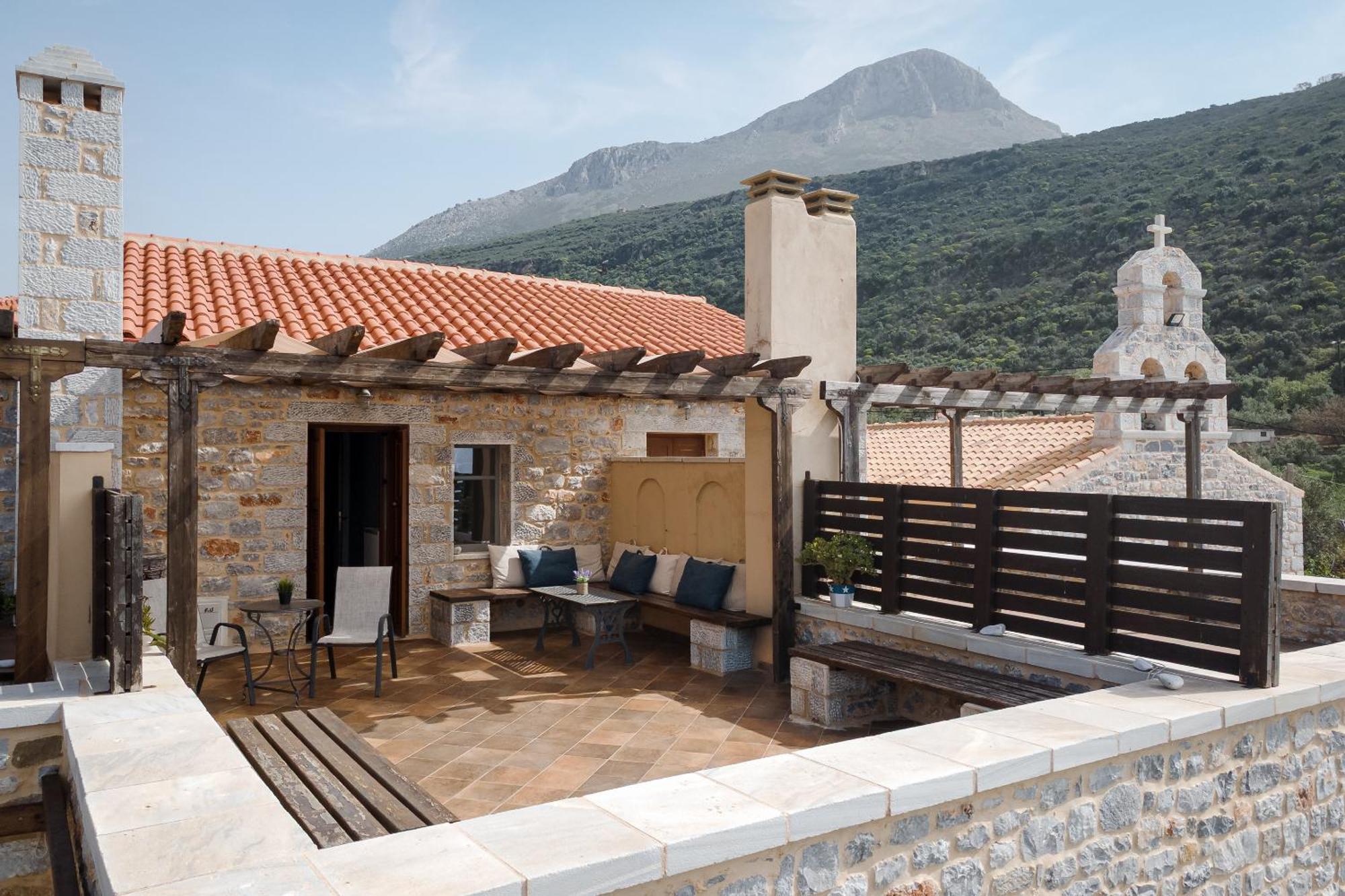 Aura Seafront Apartment Neo Oitilo