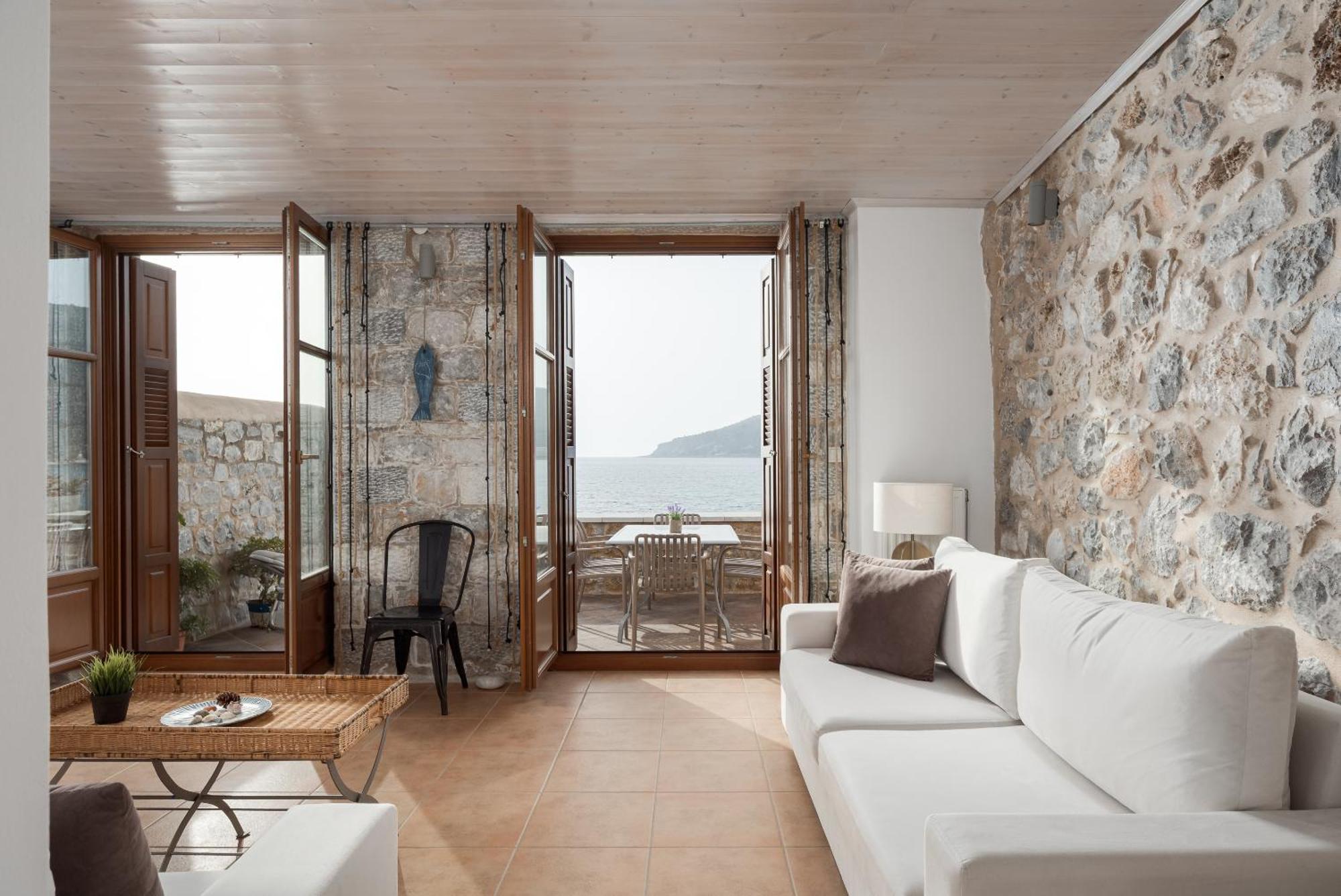 Aura Seafront Apartment