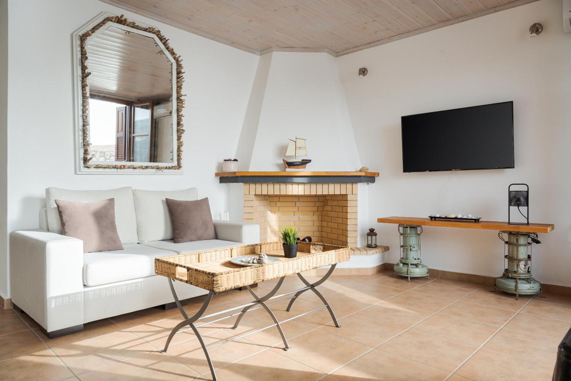 Apartment Aura Seafront Neo Oitilo