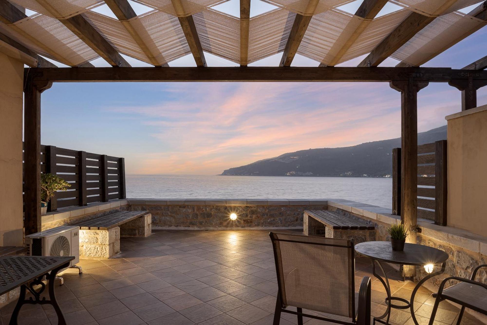 Aura Seafront Apartment
