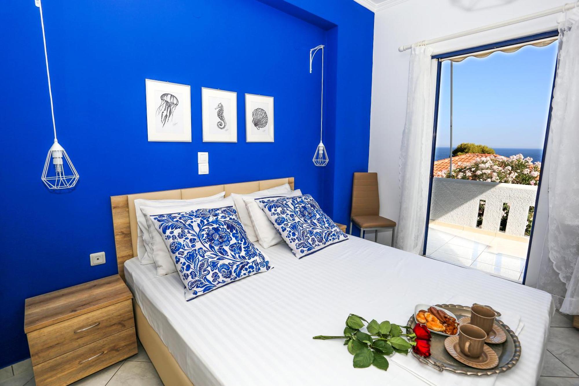 Yiannis Apartment
