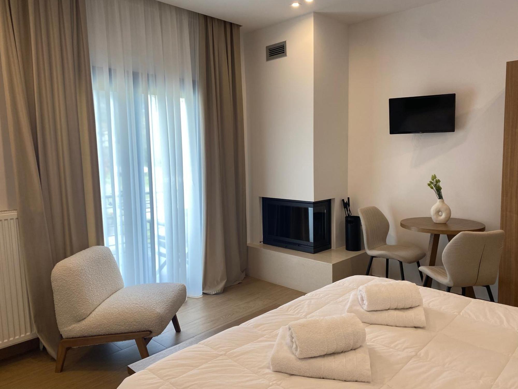 Lithos Apartment