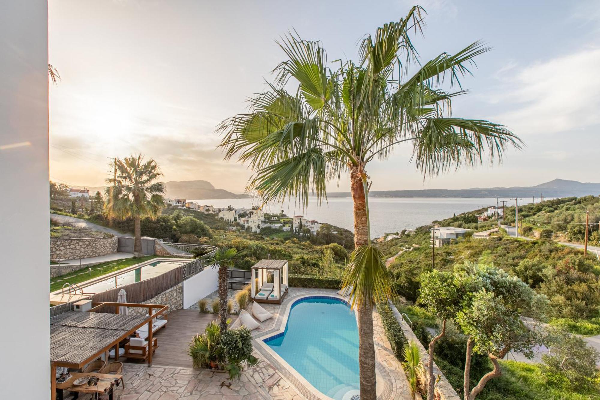 Nicolas With Sea View Villa *