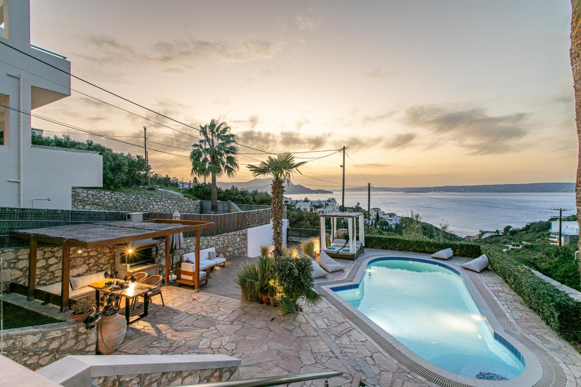 Nicolas With Sea View Villa