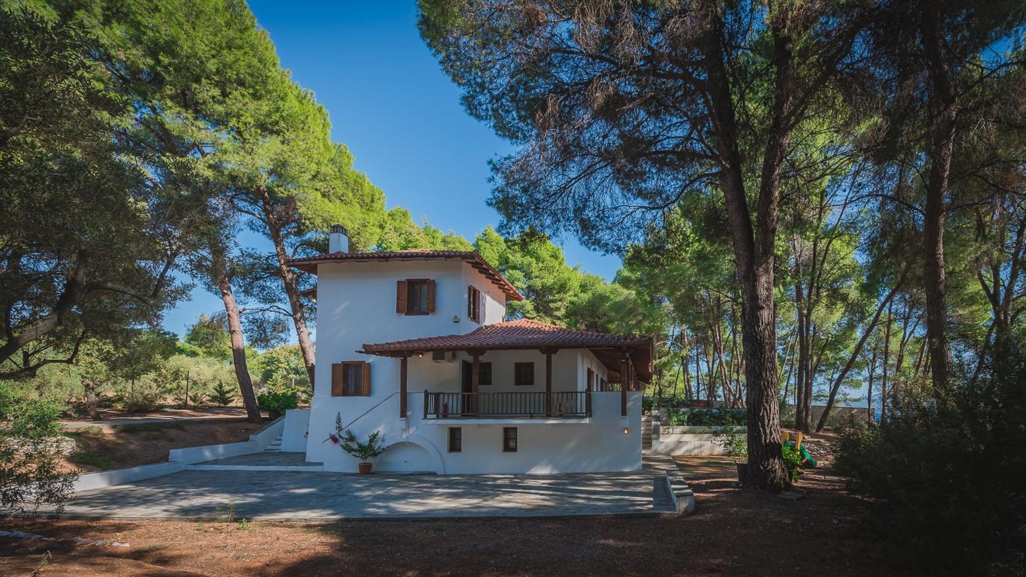 Squirrel Front Villa, Metamorfosi (Sithonia)