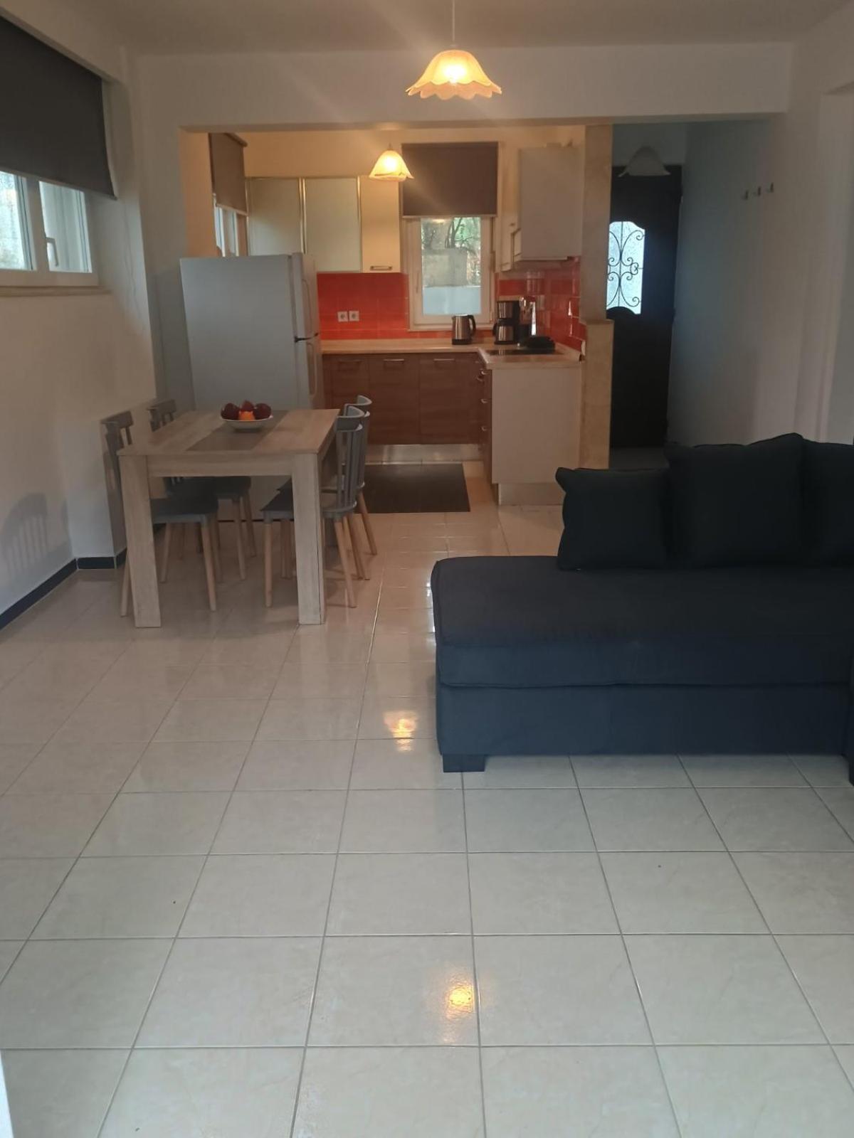Nikitas & Loft Apartment
