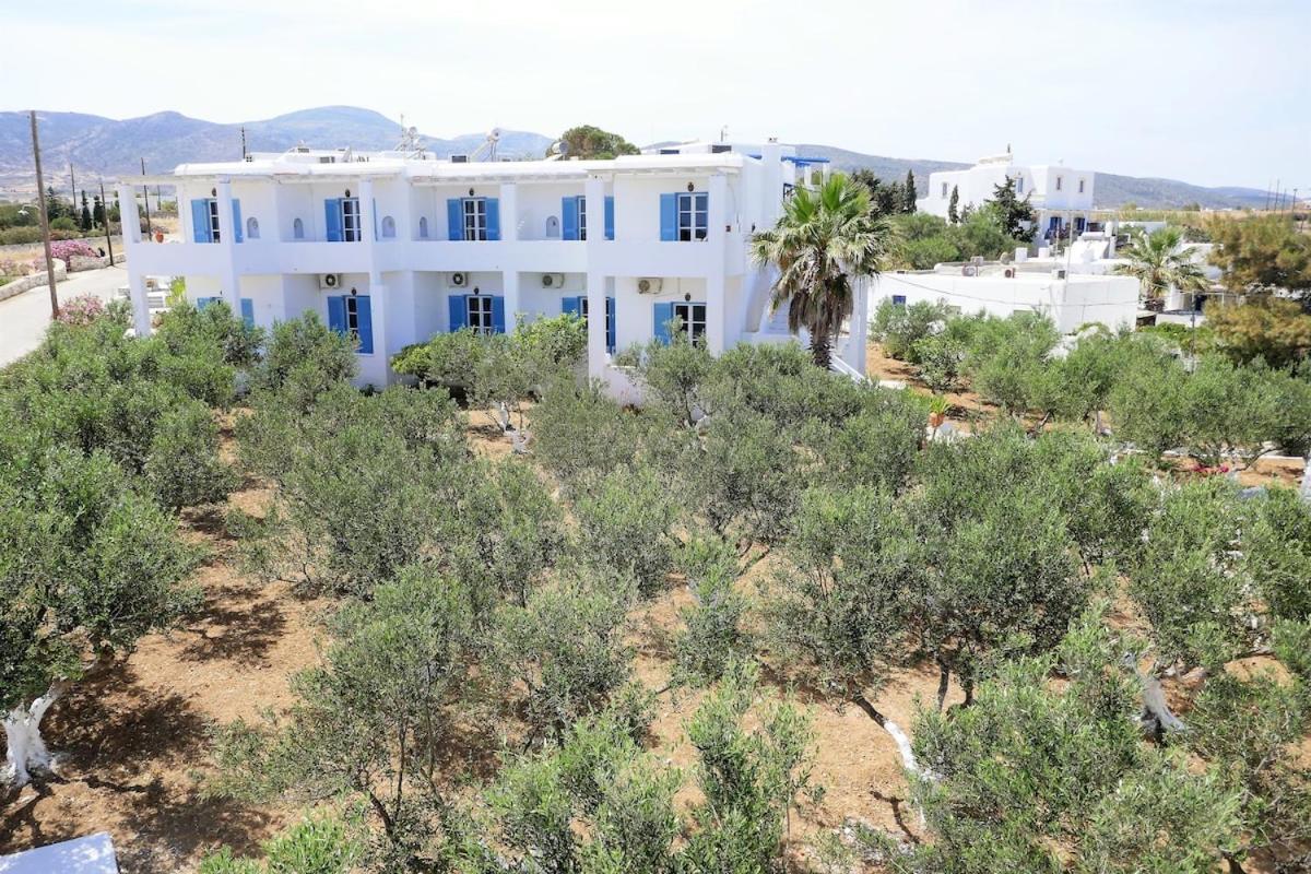 Stavros Aparthotel Logaras